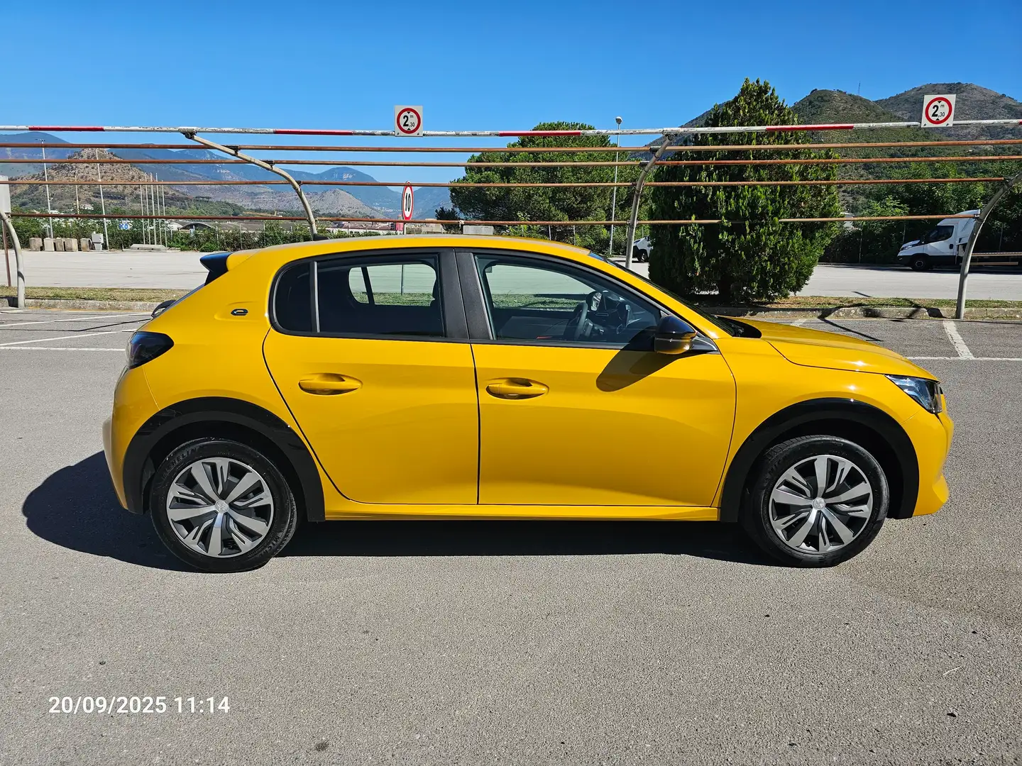 Peugeot 208 Allure Pack 100kW Nuovissima Oro - 1