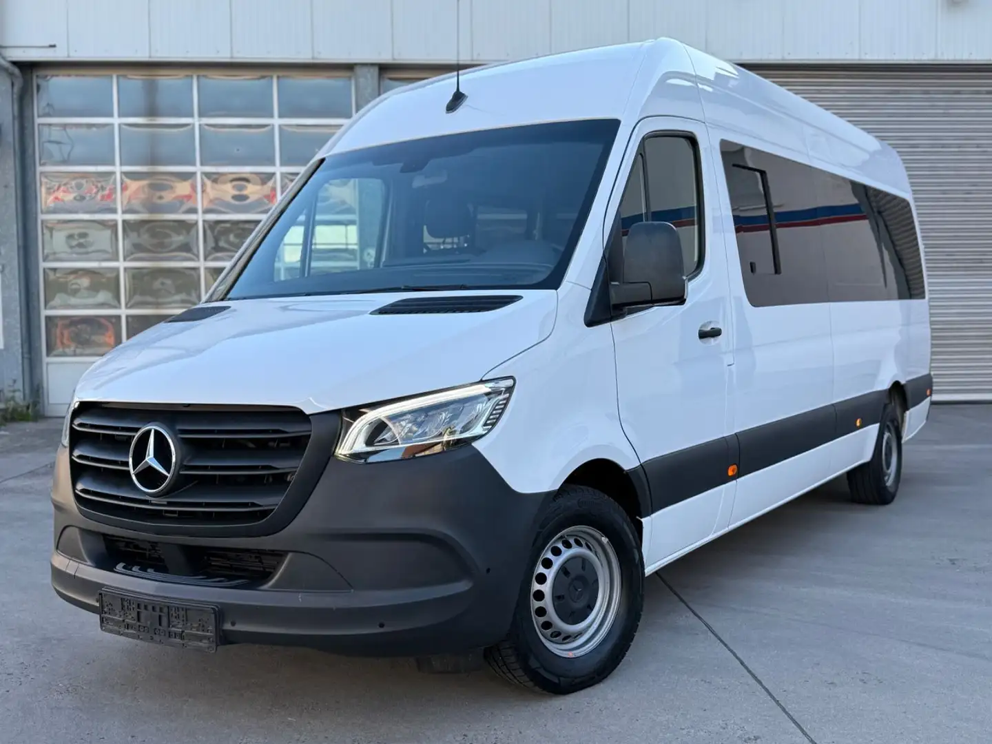 Mercedes-Benz Sprinter Tourer 319 CDI Navi Klima Kamera MBUX Weiß - 1