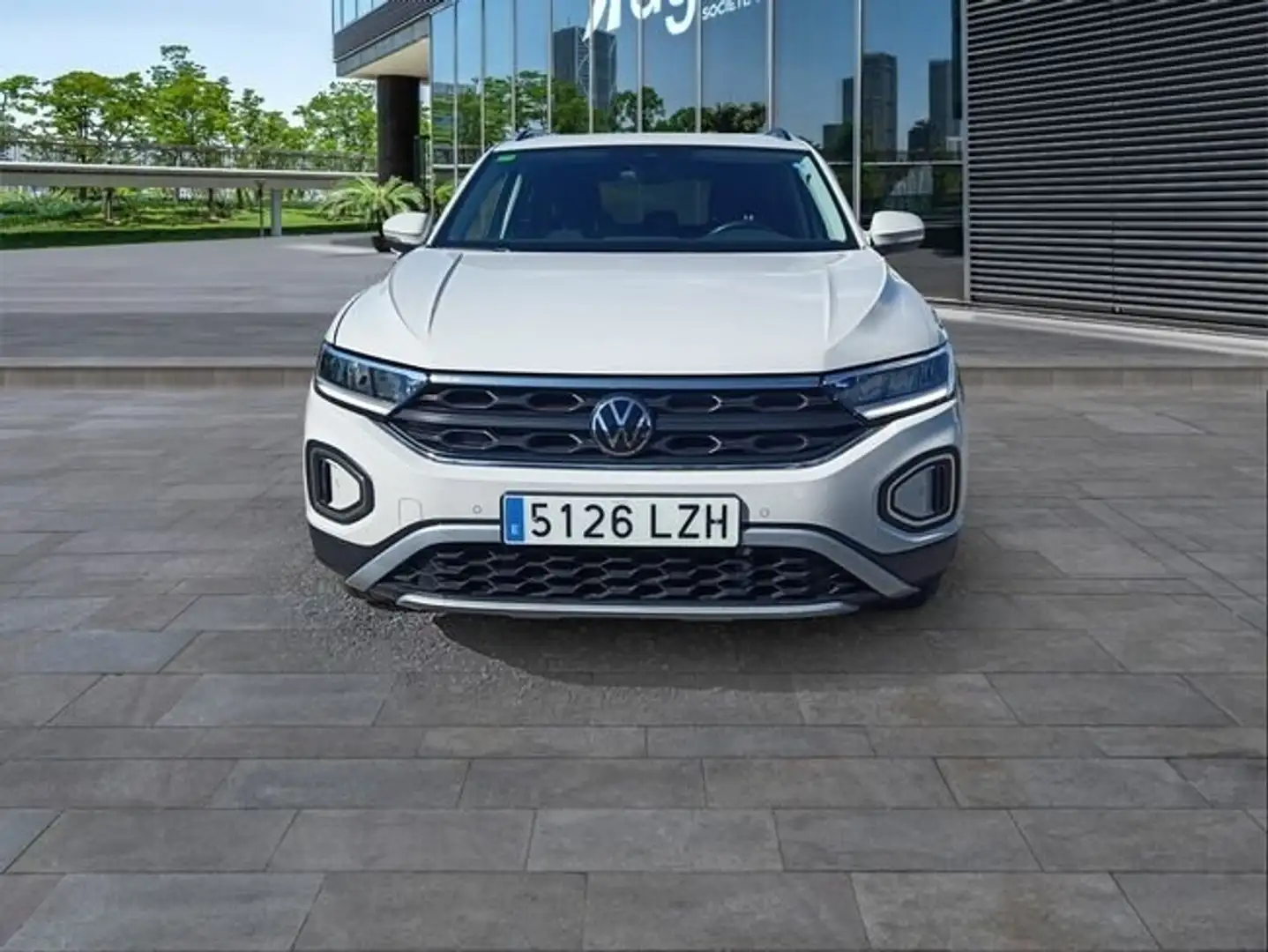 Volkswagen T-Roc 1.5 TSI Life DSG7 110KW Gris - 2
