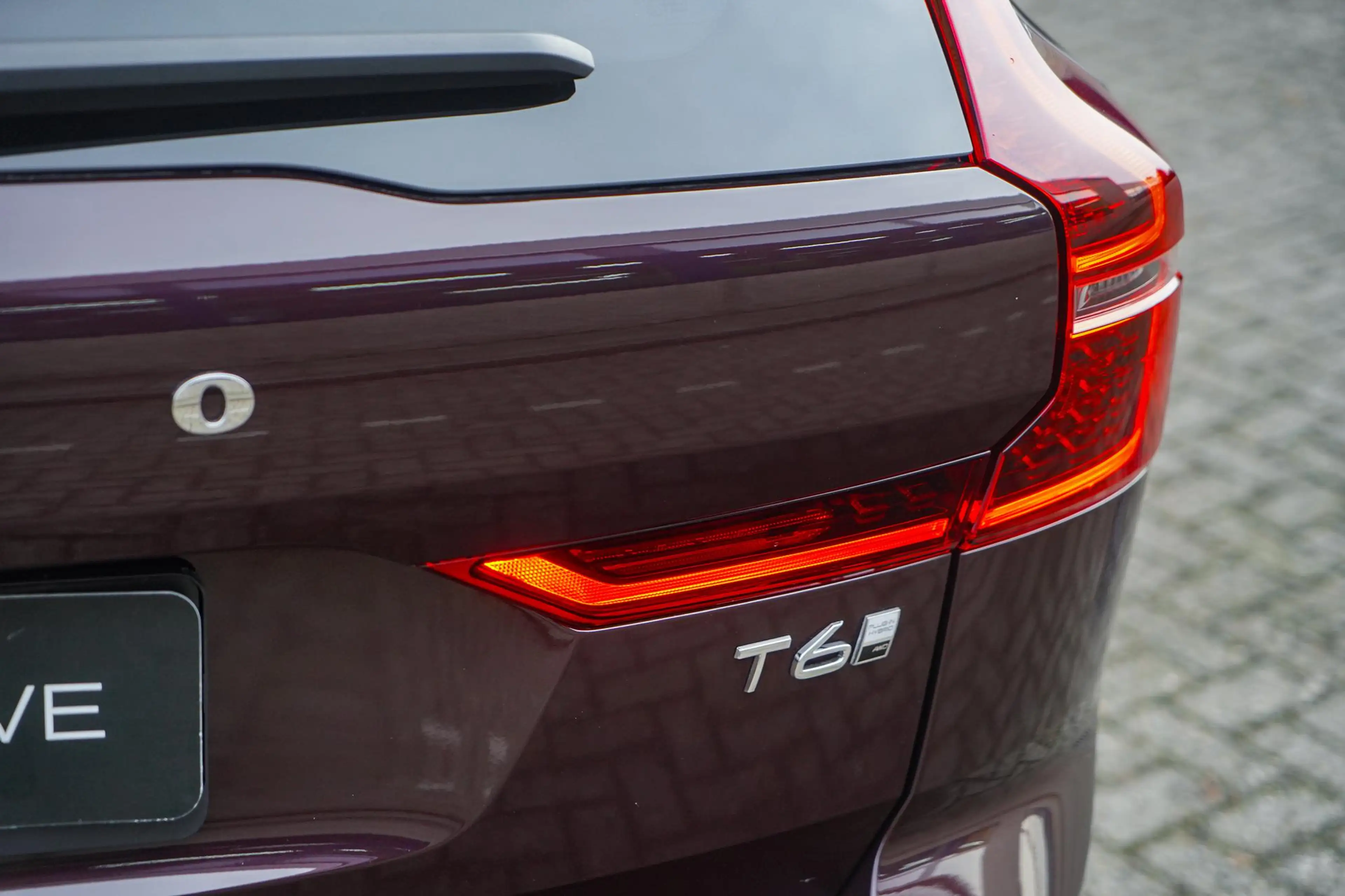 Volvo XC60 2.0 T6 Plug-in hybrid AWD Ultra Dark Executive | G — photo 9