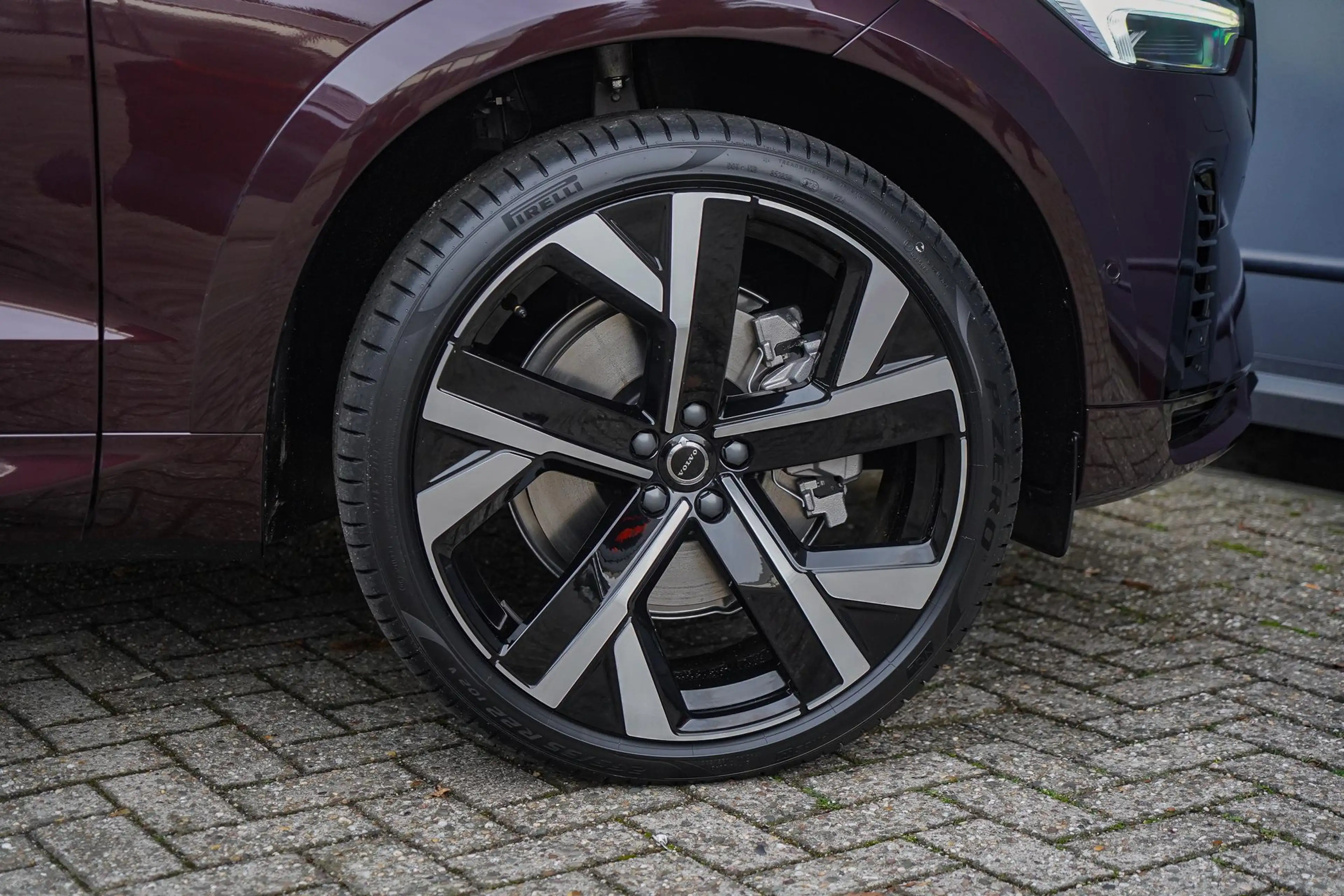 Volvo XC60 2.0 T6 Plug-in hybrid AWD Ultra Dark Executive | G — photo 7