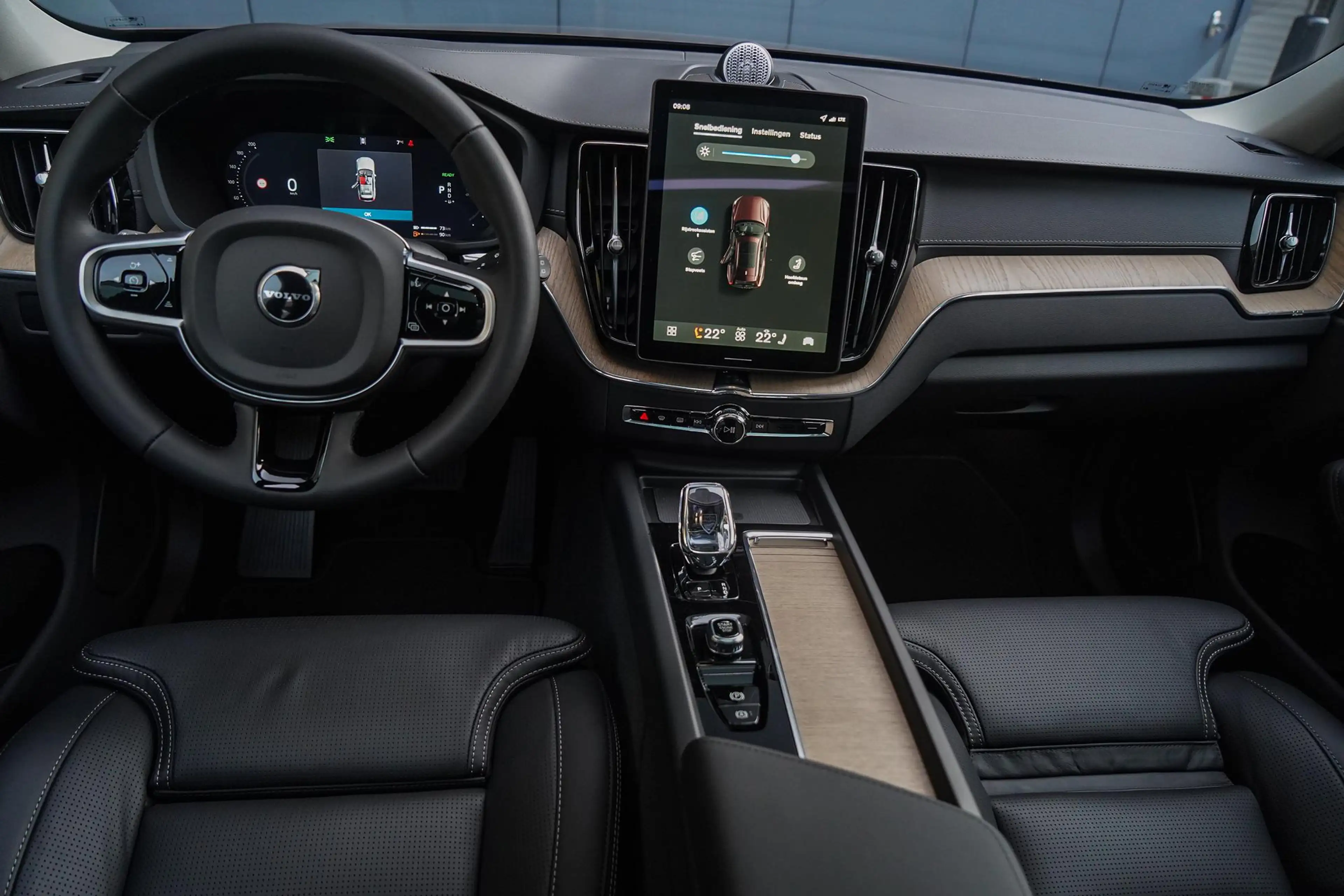 Volvo XC60 2.0 T6 Plug-in hybrid AWD Ultra Dark Executive | G — photo 13