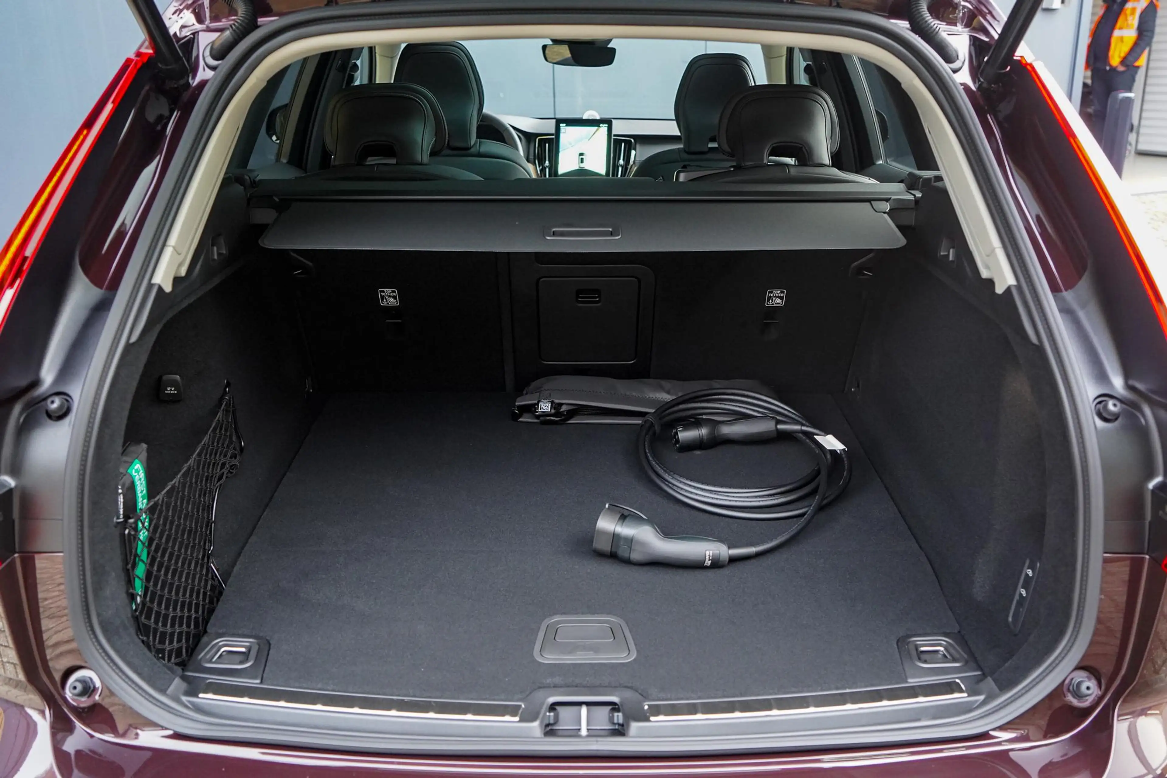 Volvo XC60 2.0 T6 Plug-in hybrid AWD Ultra Dark Executive | G — photo 10