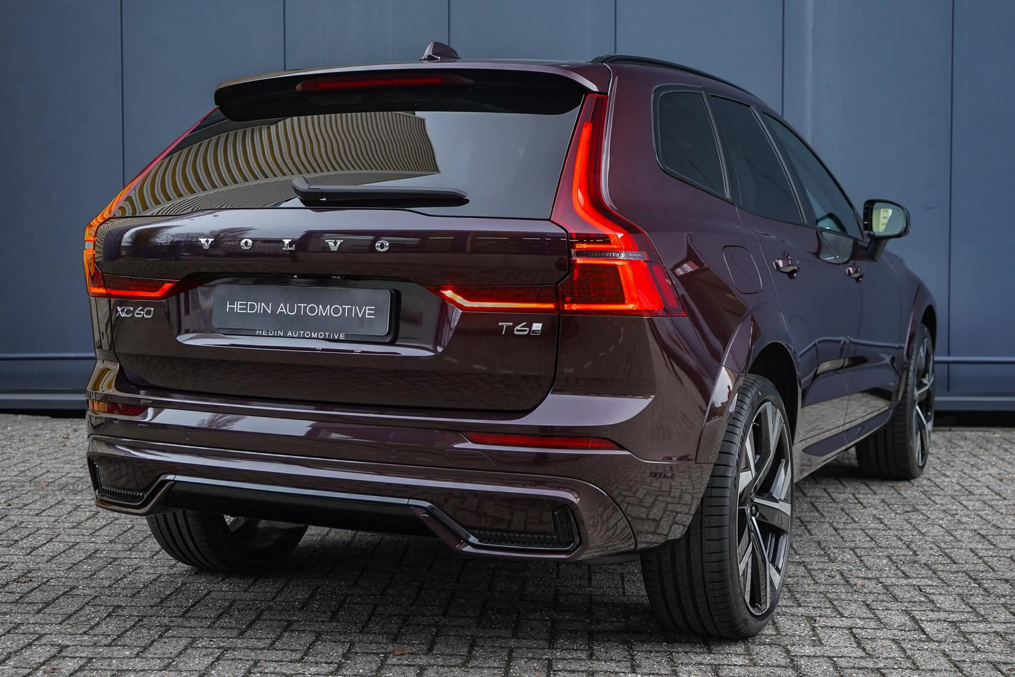 Volvo XC60 2.0 T6 Plug-in hybrid AWD Ultra Dark Executive | G — photo 6