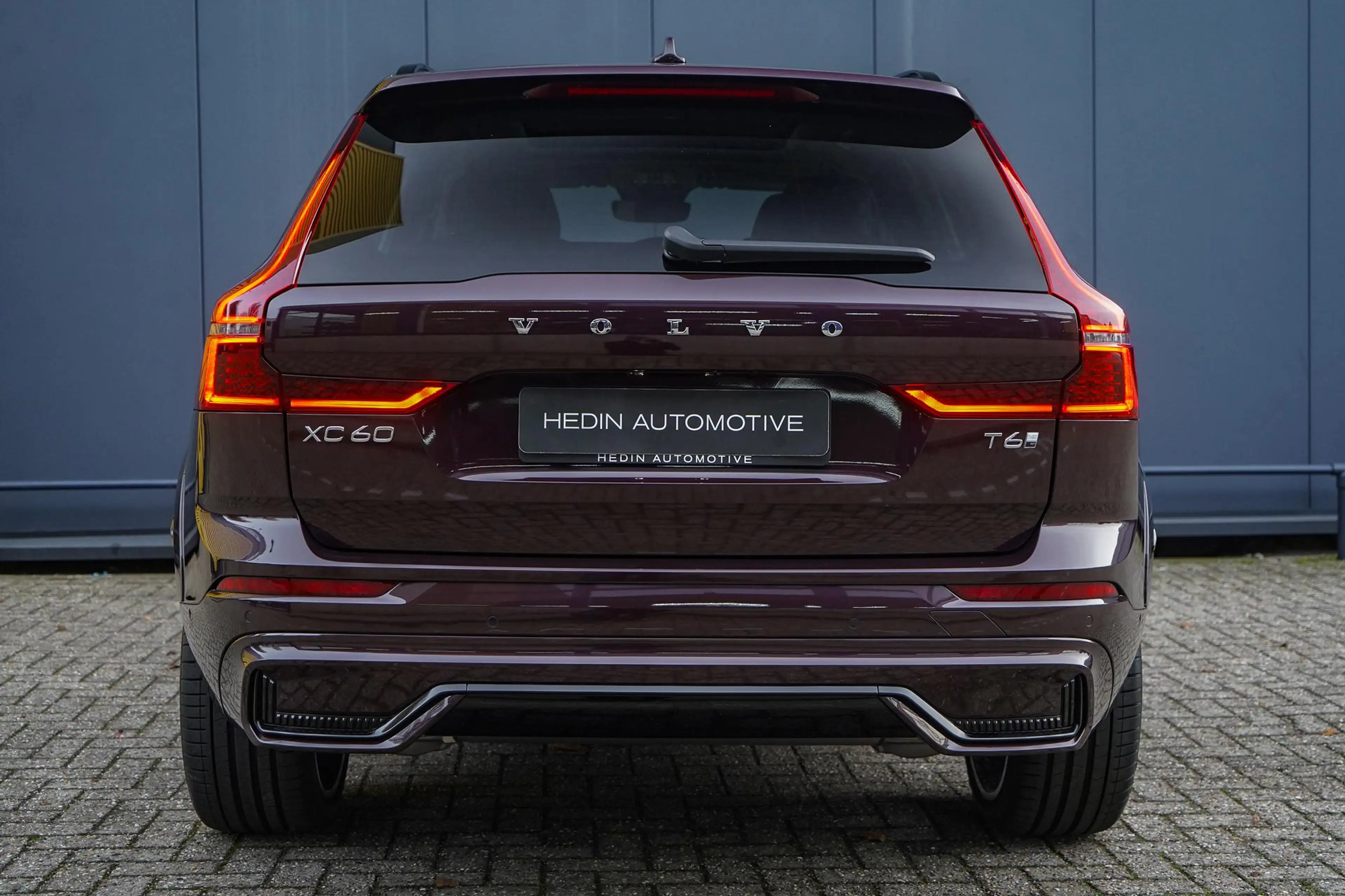 Volvo XC60 2.0 T6 Plug-in hybrid AWD Ultra Dark Executive | G — photo 5