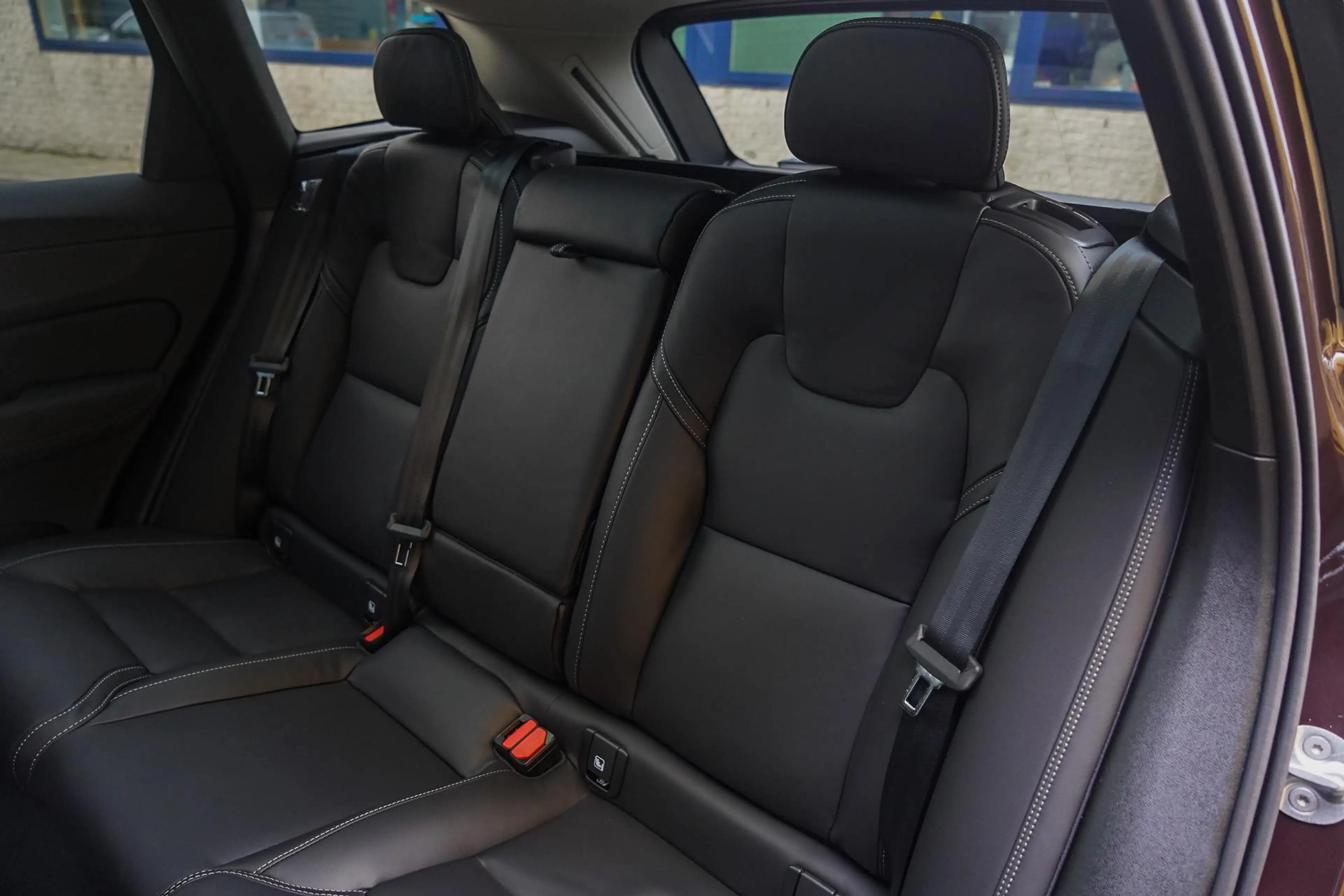 Volvo XC60 2.0 T6 Plug-in hybrid AWD Ultra Dark Executive | G — photo 14