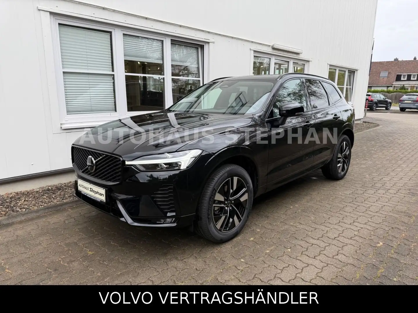 Volvo XC60 B5 B AWD Plus Dark MY26 GARANTIE Schwarz - 1
