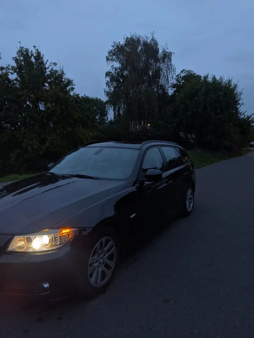 BMW 320 320d DPF Touring Aut. Edition Fleet Lifestyle Schwarz - 2