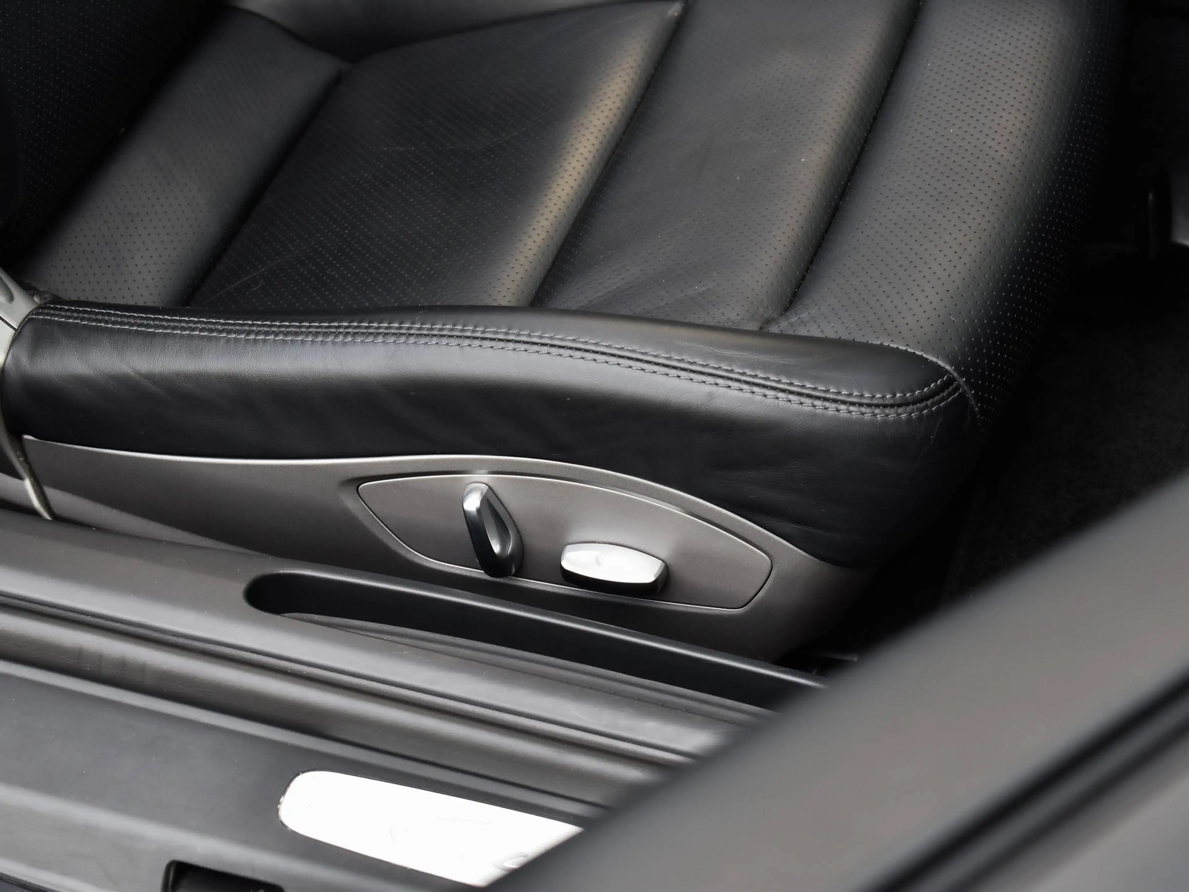 Porsche 911 991.1 Carrera 3.4 / Basalt Black / Full History — photo 12