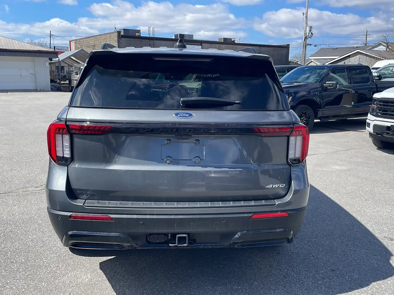Ford Explorer снимка Ford Explorer