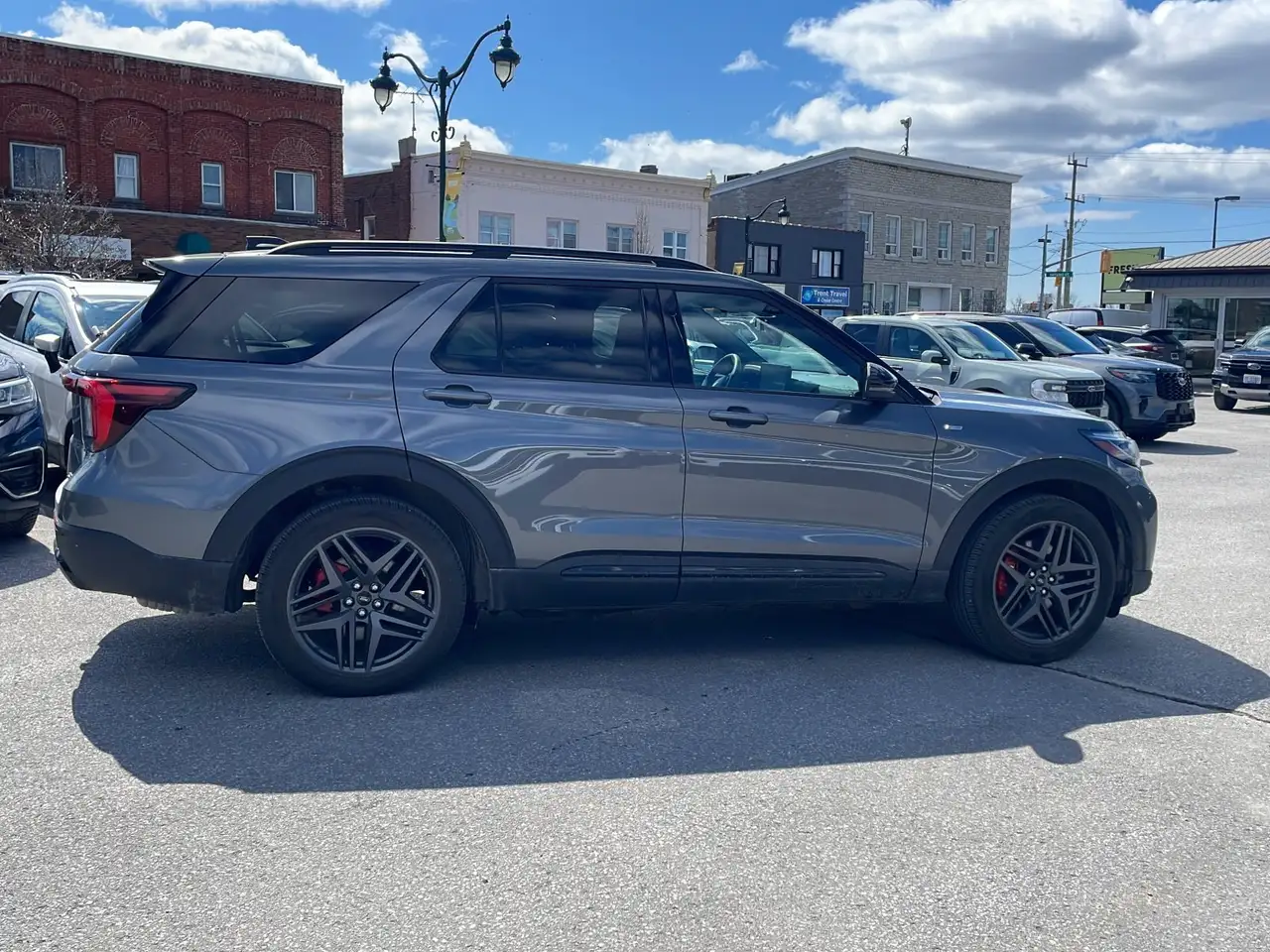 Ford Explorer снимка Ford Explorer