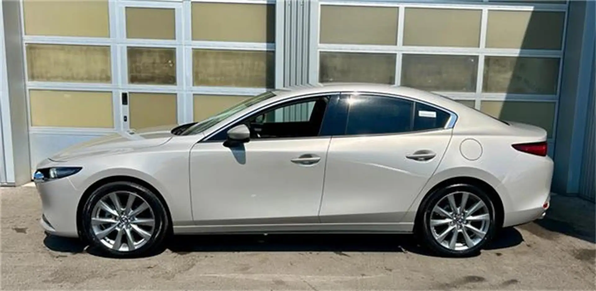 Mazda 3 Sedan e-Skyactiv G140 Takumi Aut. Limousine Auto - 2