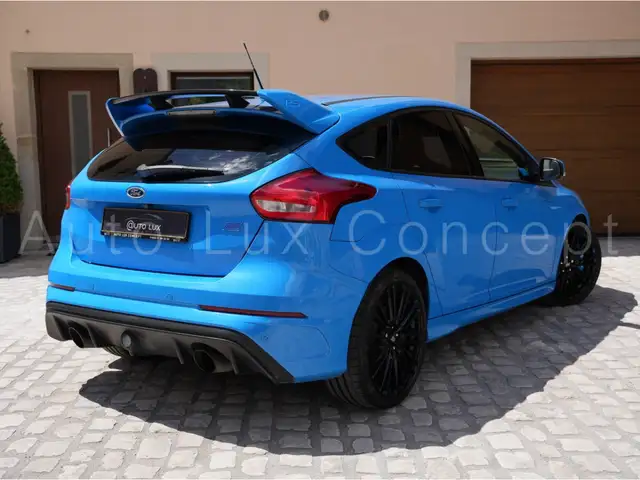Ford Focus view 3