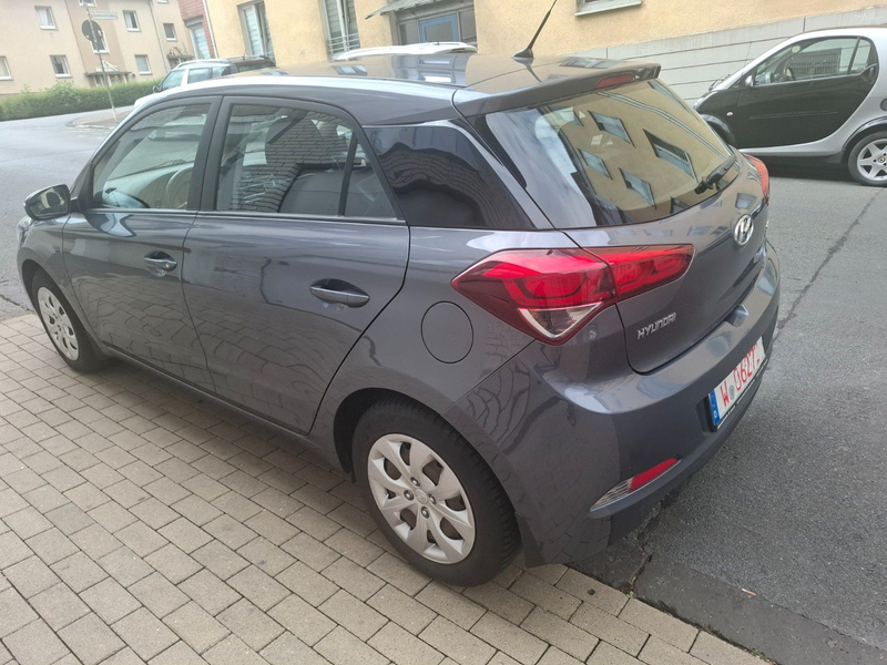 Hyundai i20 Pure TÜV NEU SCHECKHEFT