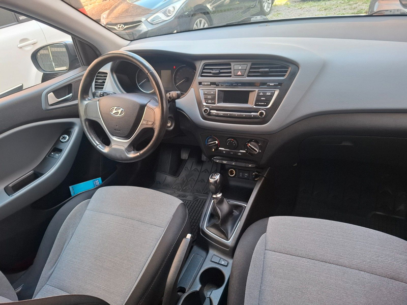Hyundai i20 Pure TÜV NEU SCHECKHEFT — photo 7