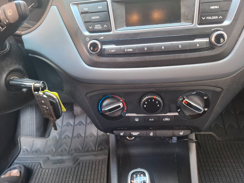Hyundai i20 Pure TÜV NEU SCHECKHEFT — photo 8