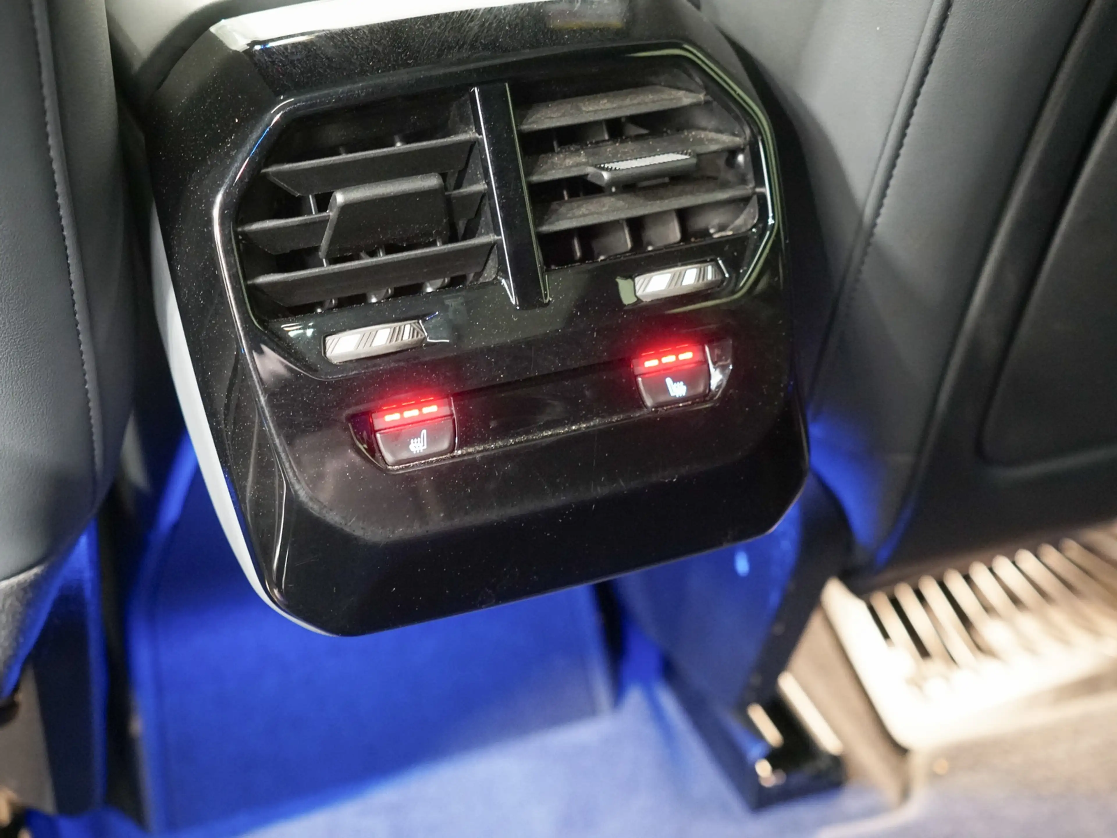 BMW iX xDrive40 Skylounge | CoPilot | Elektr. Trekhaak | — photo 37