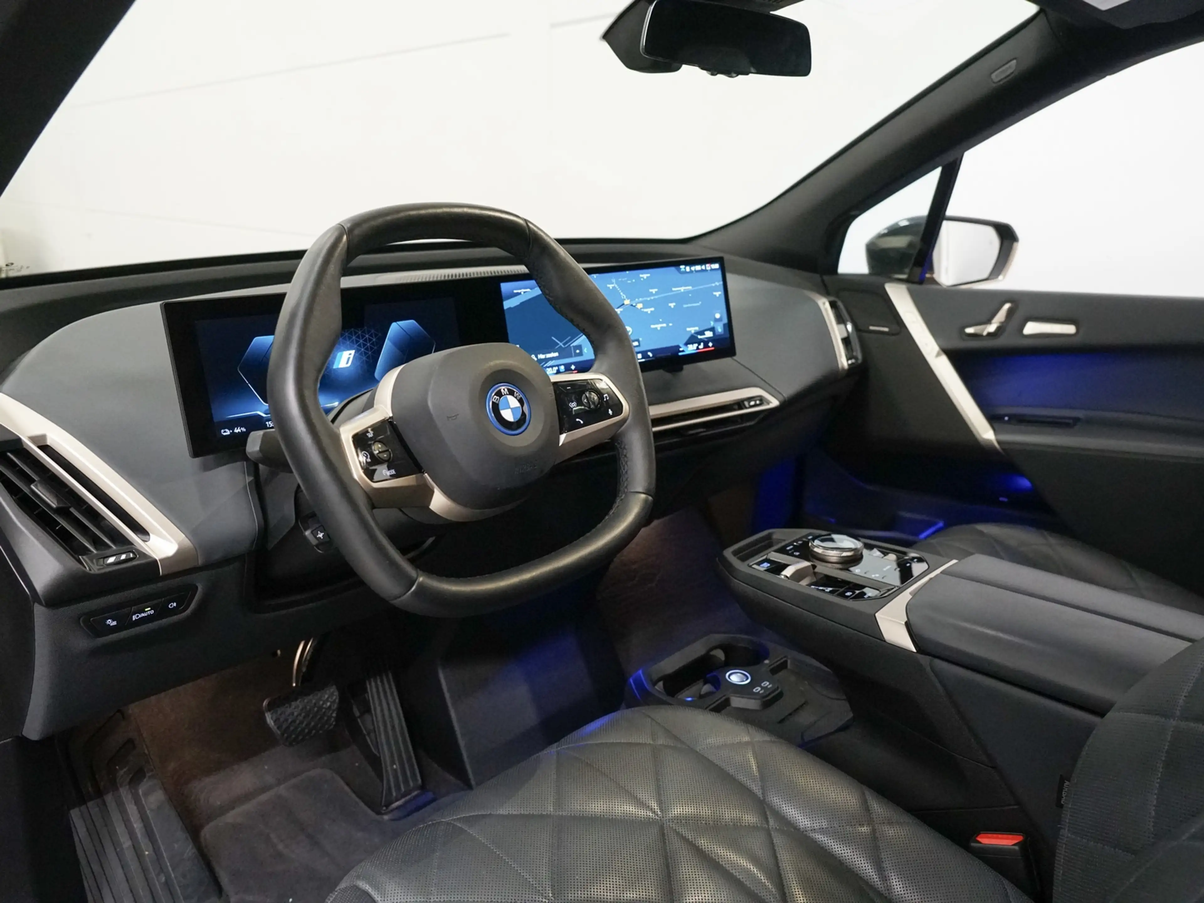 BMW iX xDrive40 Skylounge | CoPilot | Elektr. Trekhaak | — photo 2