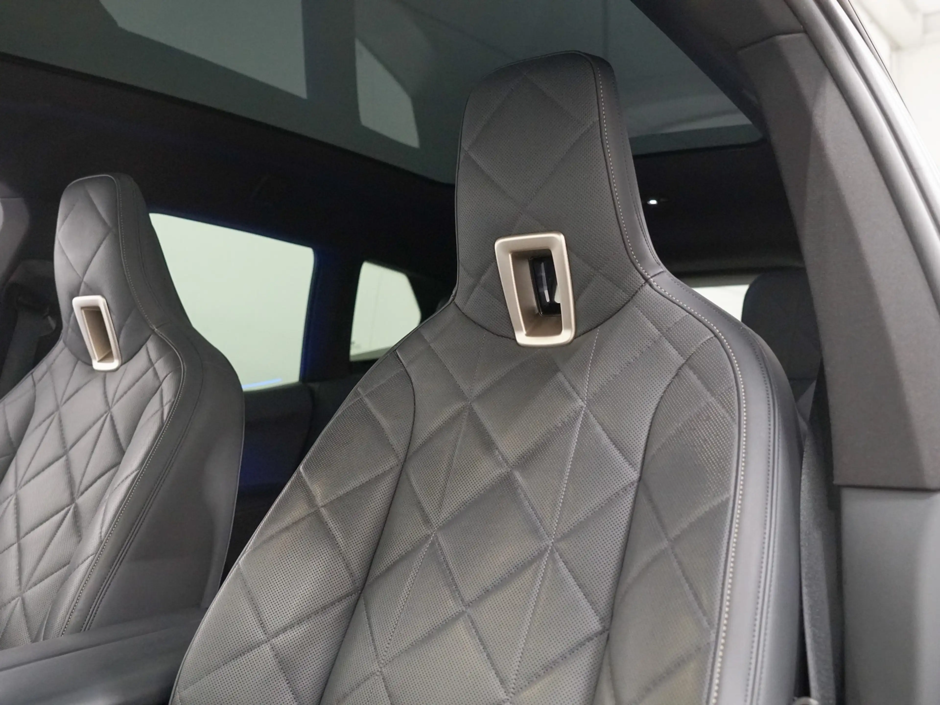 BMW iX xDrive40 Skylounge | CoPilot | Elektr. Trekhaak | — photo 28