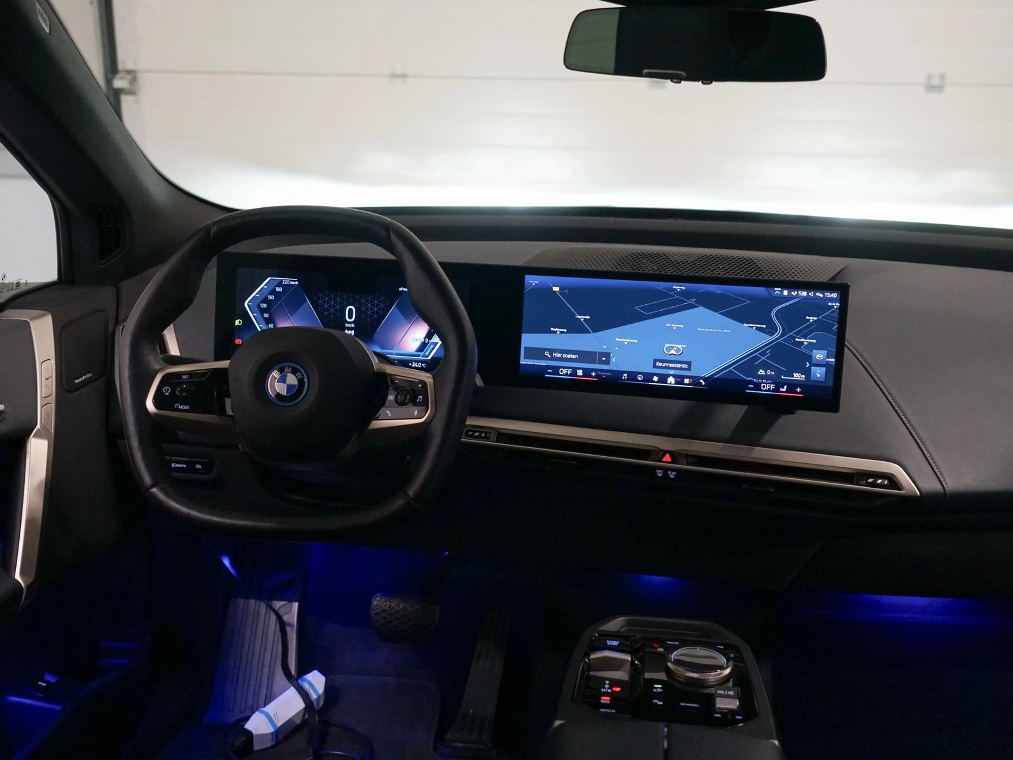 BMW iX xDrive40 Skylounge | CoPilot | Elektr. Trekhaak | — photo 11