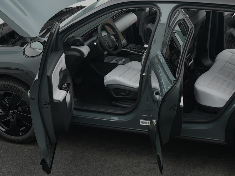 Citroen C5 Aircross Hybrid 145 Doppelkupplung PLUS — photo 16