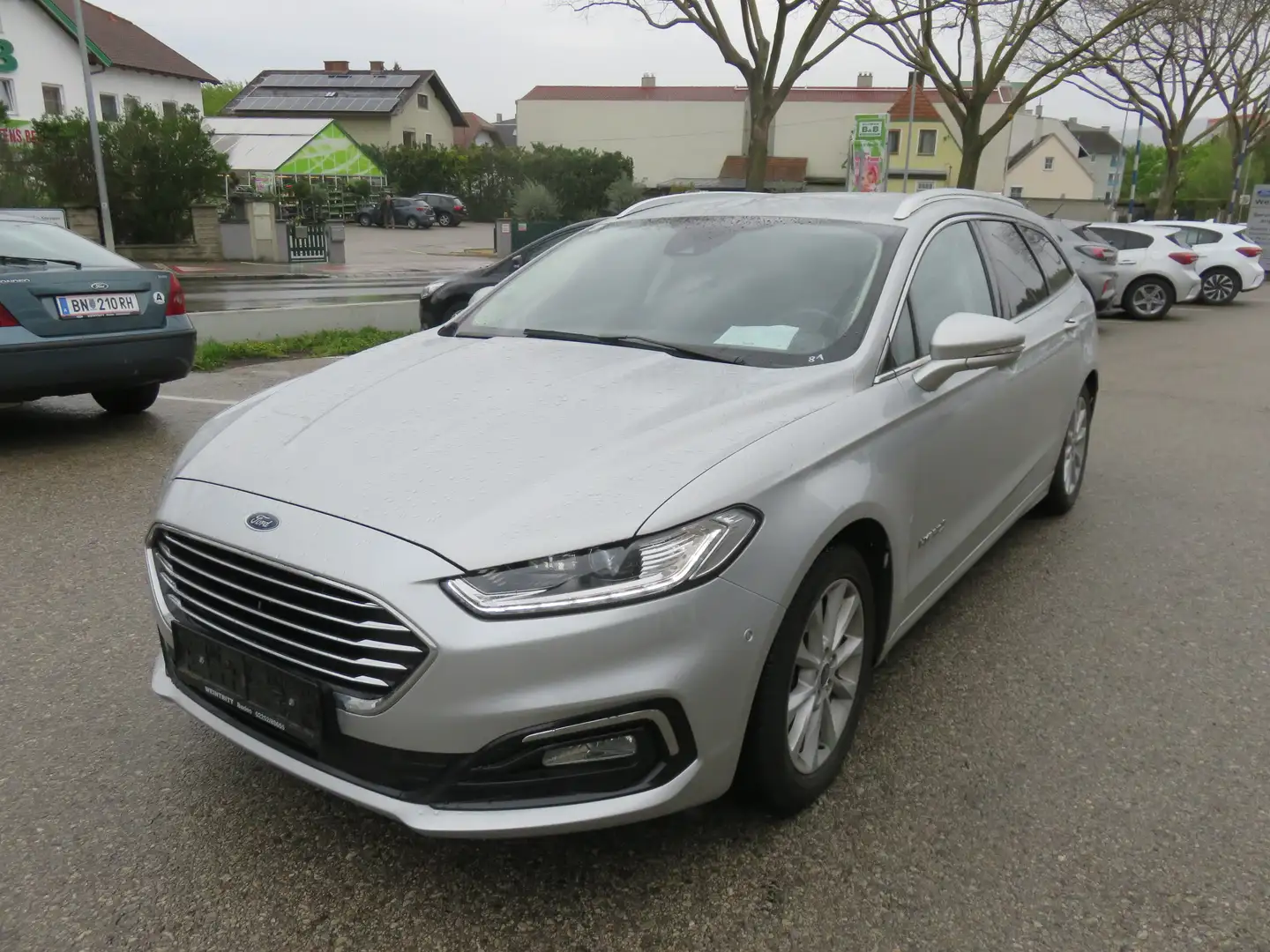 Ford Mondeo Traveller Titanium 2,0 Hybrid Aut. Kamera.ACC Silber - 1