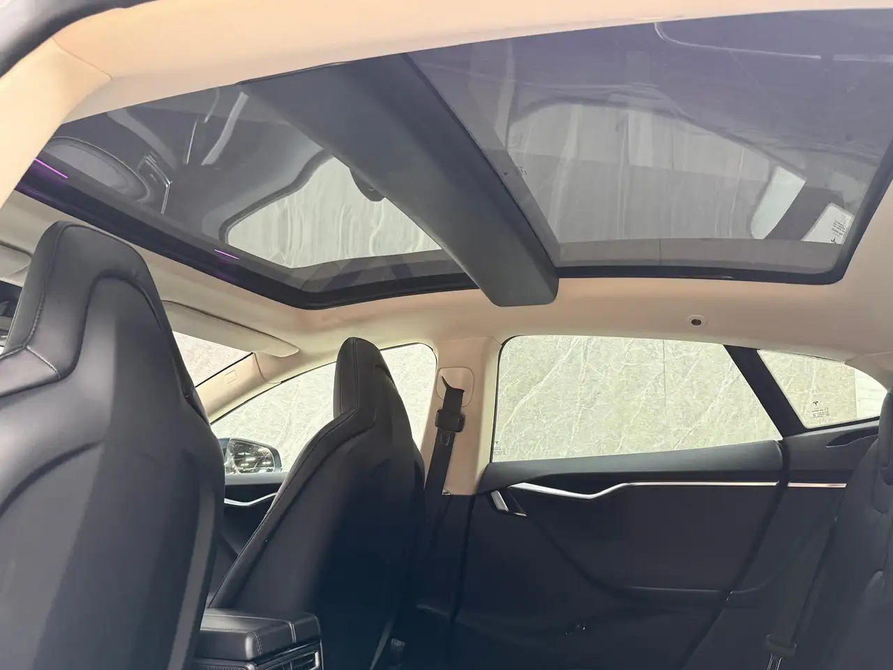 Tesla Model S 85 421ch - Supercharge gratuite - Soh 90% - Batterie changée - Toit ouvrant - Pack Maxton - Autonomie 345km