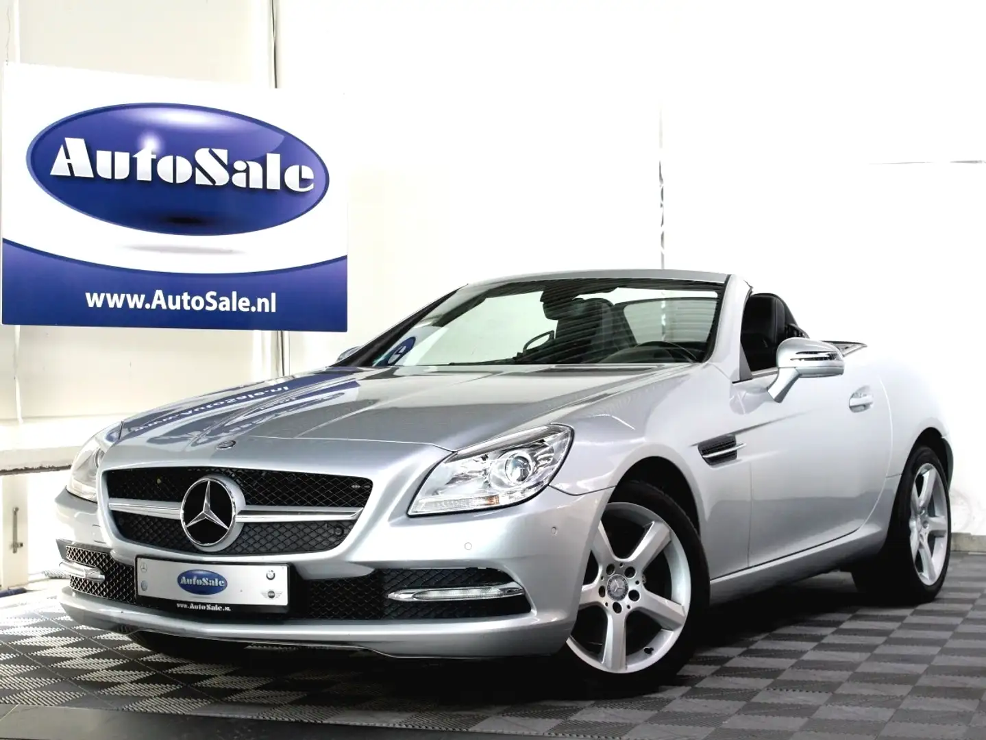 Mercedes-Benz SLK 250 AUT NAVI 72000 km AirScarf SPORT LEDER PANODAK STO Zilver - 1