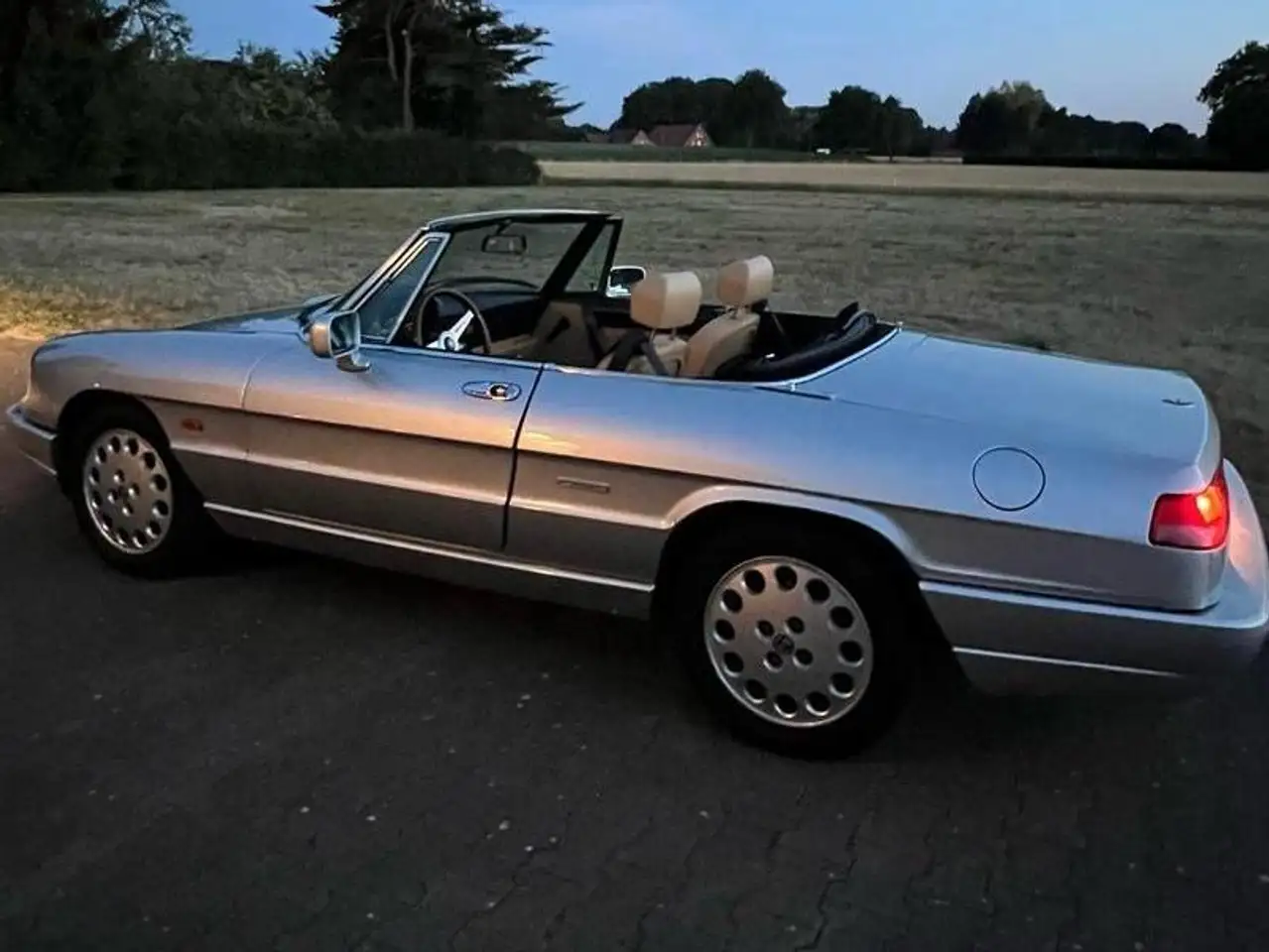 Alfa Romeo Spider 2.0, foto 1