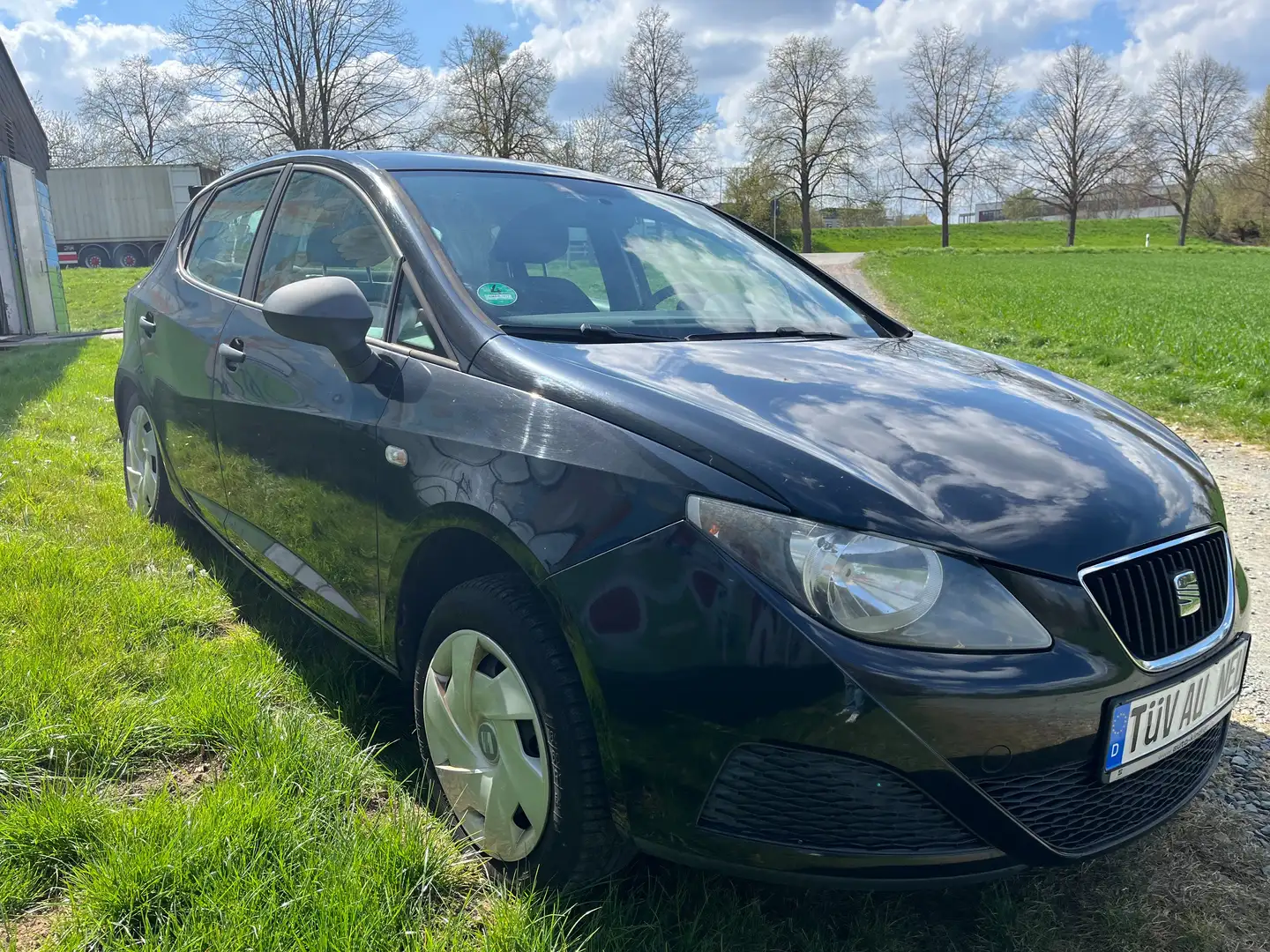 SEAT Ibiza Reference Schwarz - 2