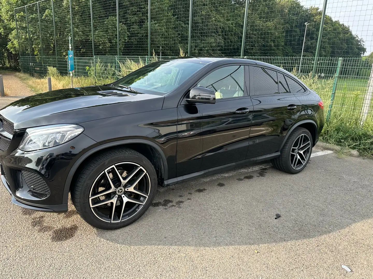 Mercedes-Benz GLE 350 d 4Matic 9G-TRONIC AMG Line Zwart - 1