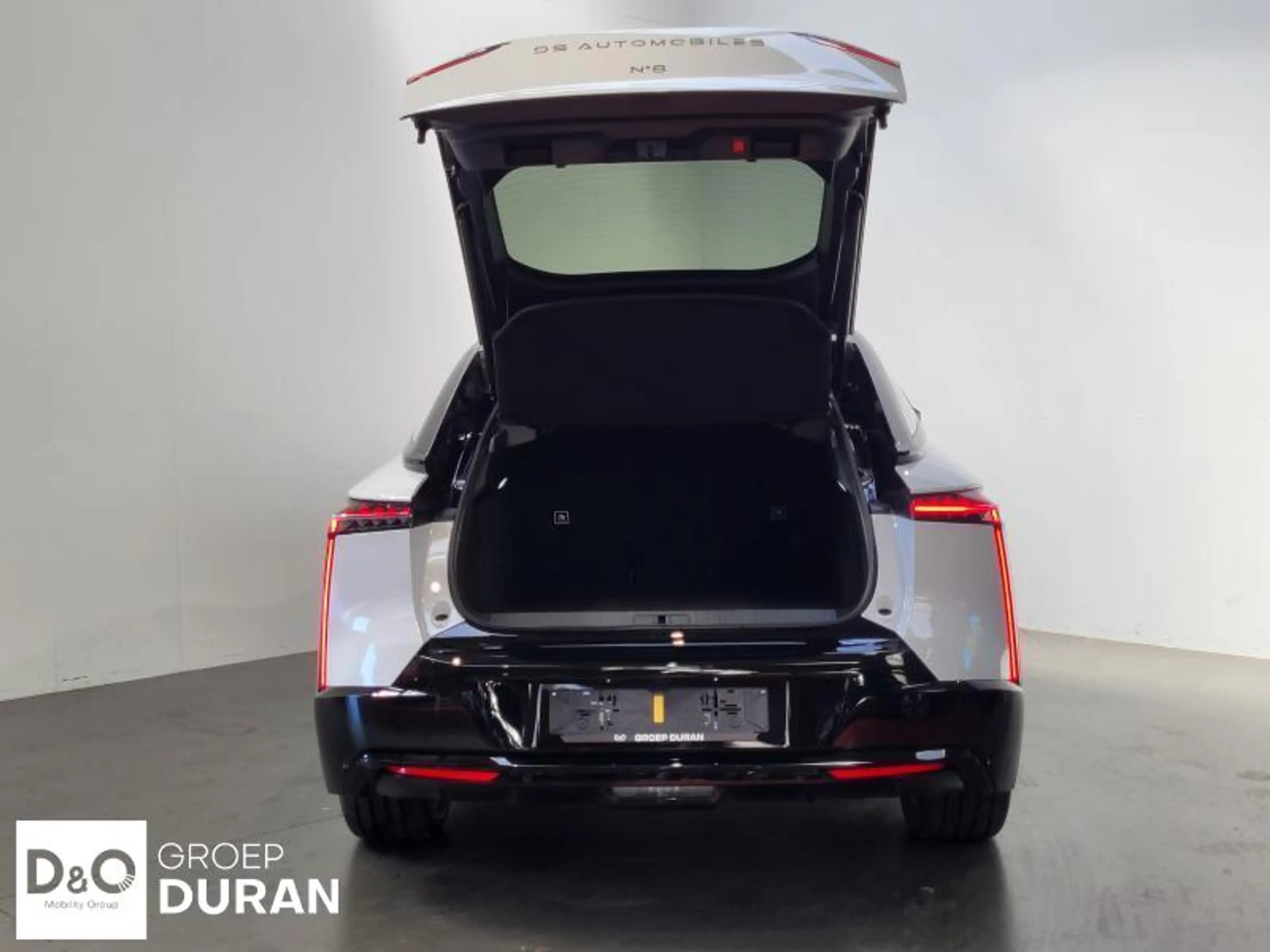 DS Automobiles N°8 Etoile FWD 73kWh — photo 6