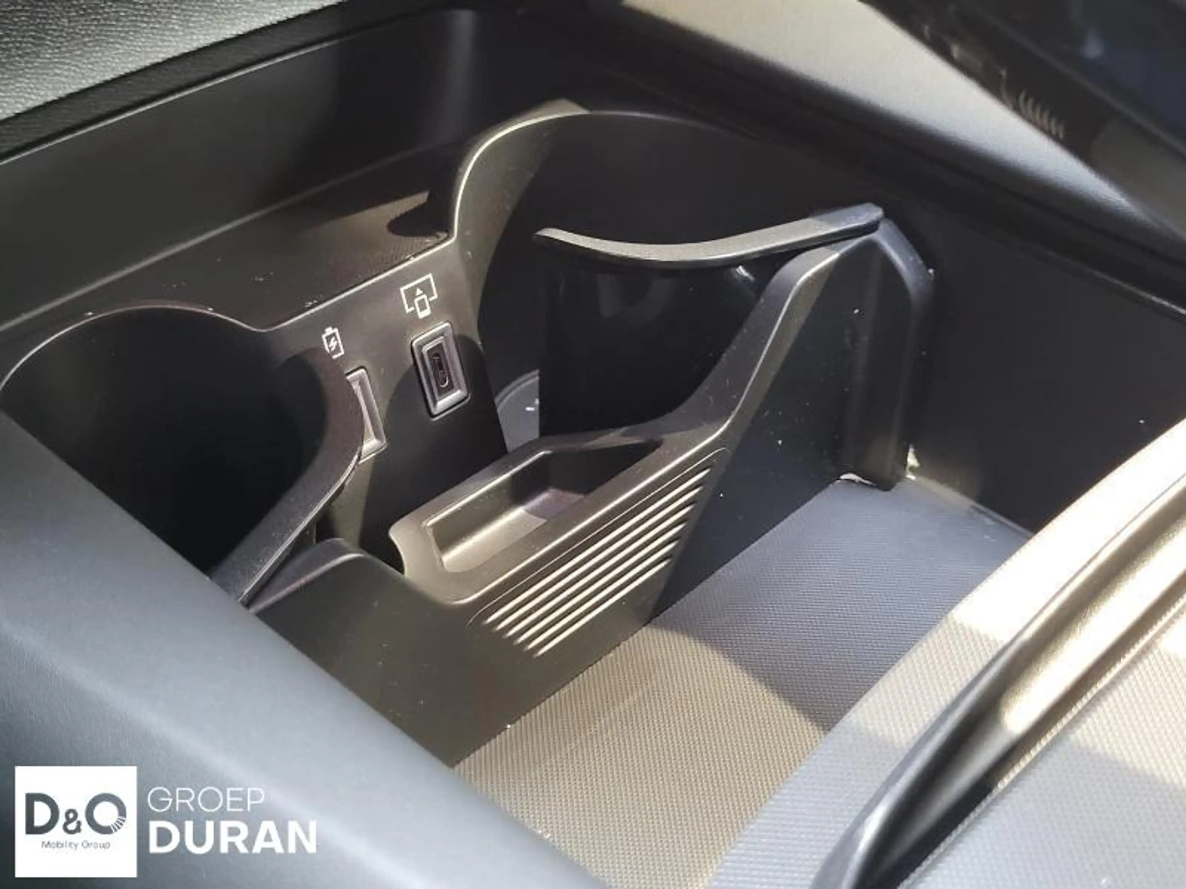 DS Automobiles N°8 Etoile FWD 73kWh — photo 42
