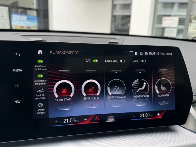 BMW X1 view 13