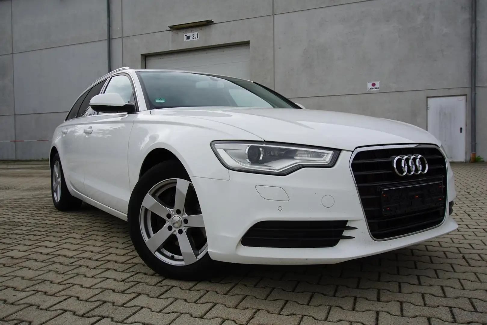 Audi A6 3.0TDI Avant Pano Navi Bi-Xenon PDC Blanc - 1