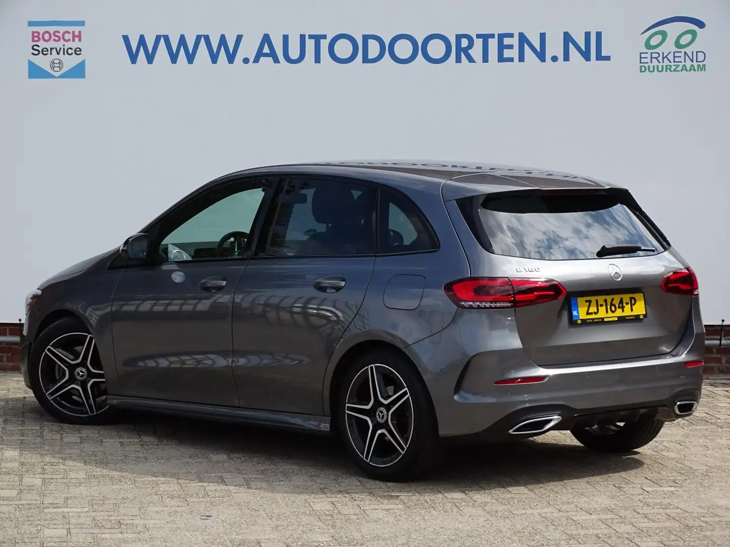 Mercedes-Benz B 180 Business Solution AMG|Stoelverwarming|Camera|Elek. Grijs - 2