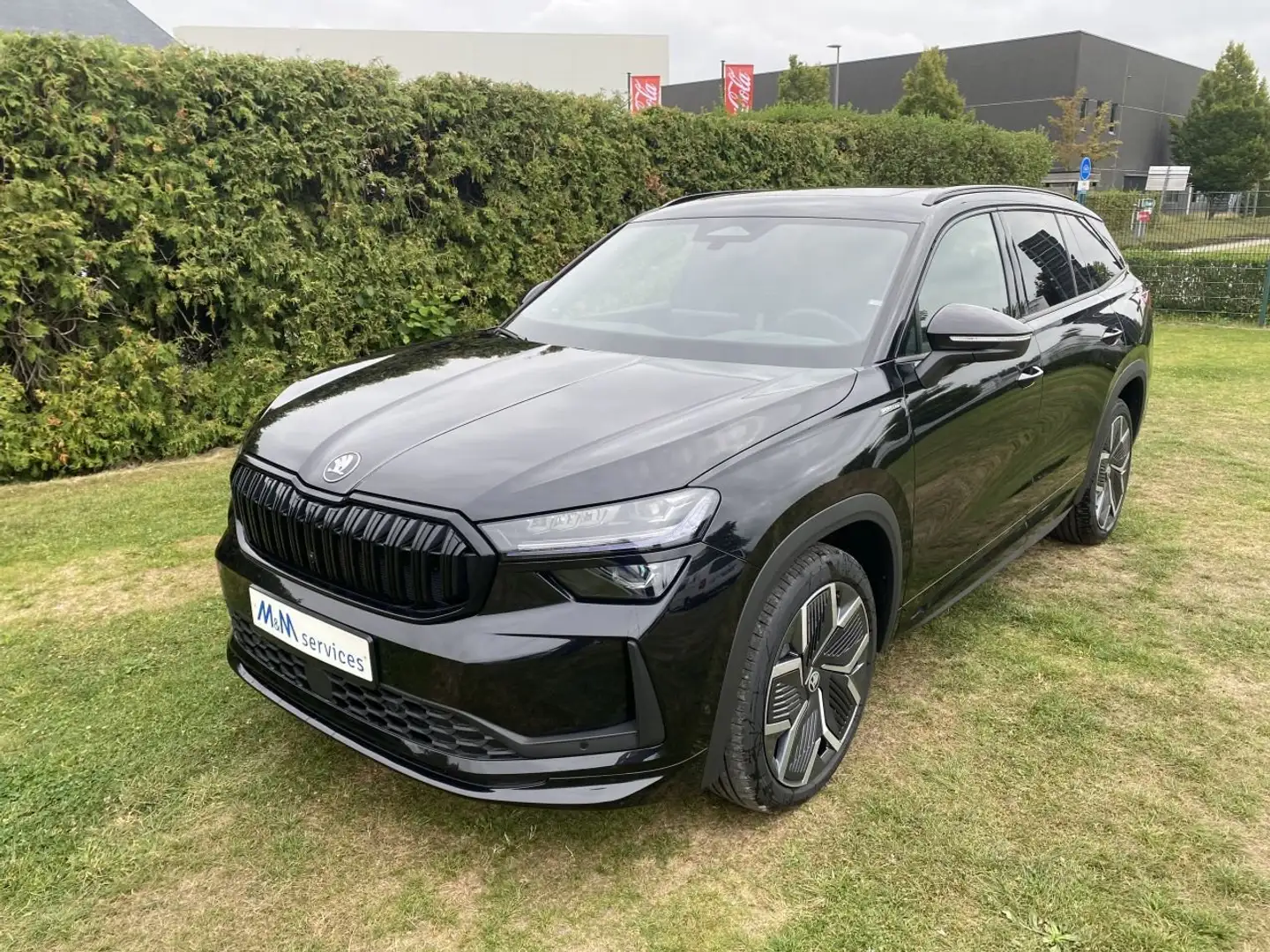 Skoda Kodiaq Kodiaq 1.5 BENZ AUTOM mHEV PANO Sportline nieuw Чёрный - 1