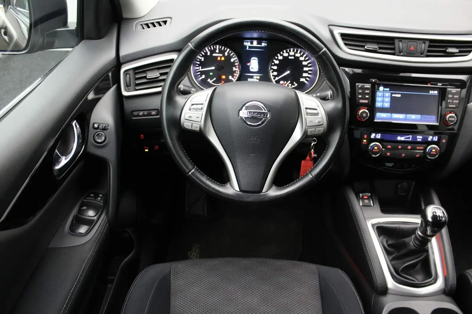 Nissan Qashqai 1.2 Connect Edition 2015 | Airco | Trekhaak | Navi Marrón - 2