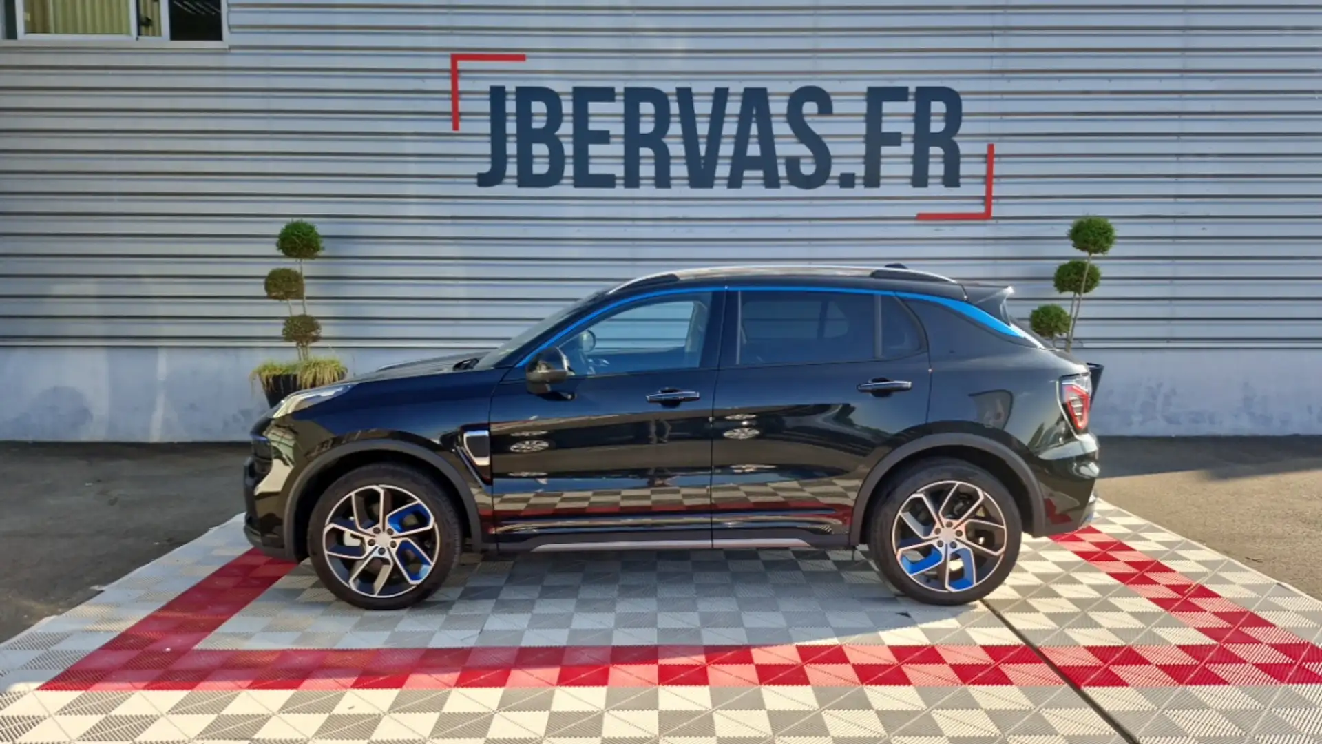Lynk & Co 01 1.5 PHEV 261 CH DCTH7 Noir - 1