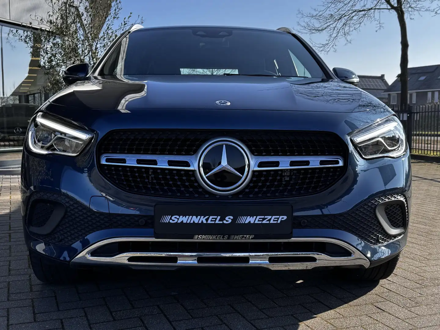 Mercedes-Benz GLA 250 e Style Blau - 2