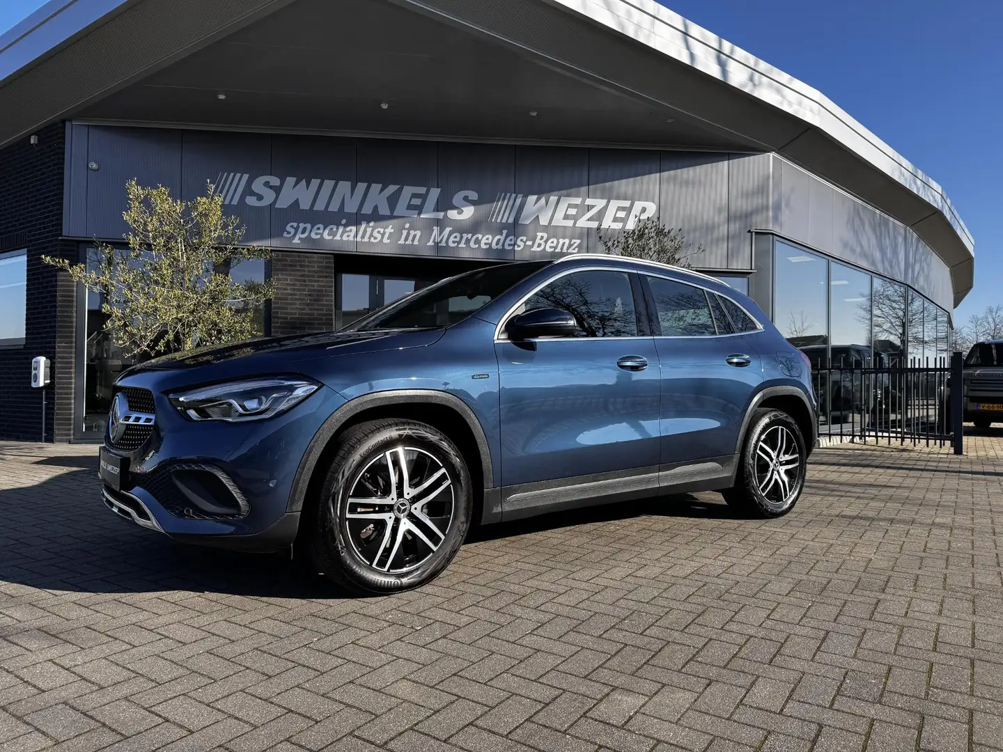 Mercedes-Benz GLA 250 e Style Blau - 1