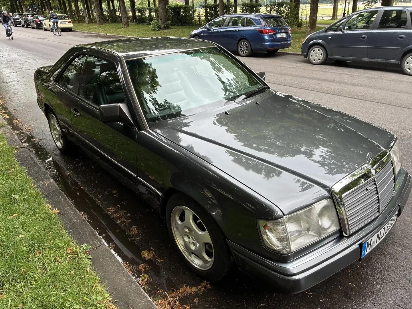 Mercedes-Benz Baureihe 124 320 CE - 2