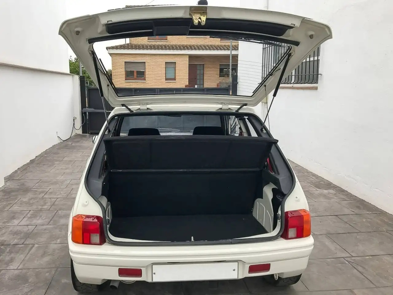 Peugeot 205 1.3i Rallye, foto 4