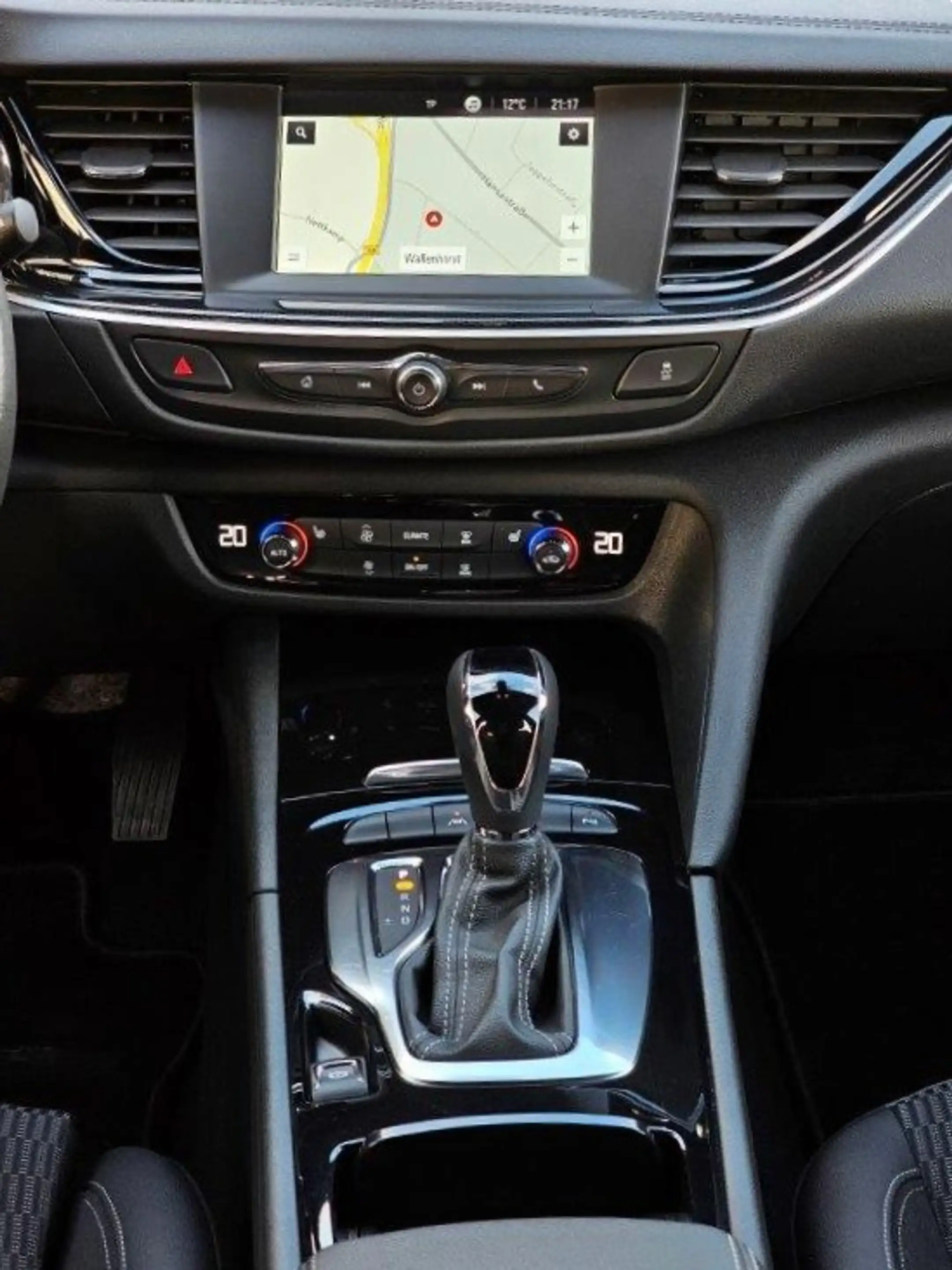 Opel Insignia Sports Tourer 2.0 Diesel Aut. Elegance — photo 12