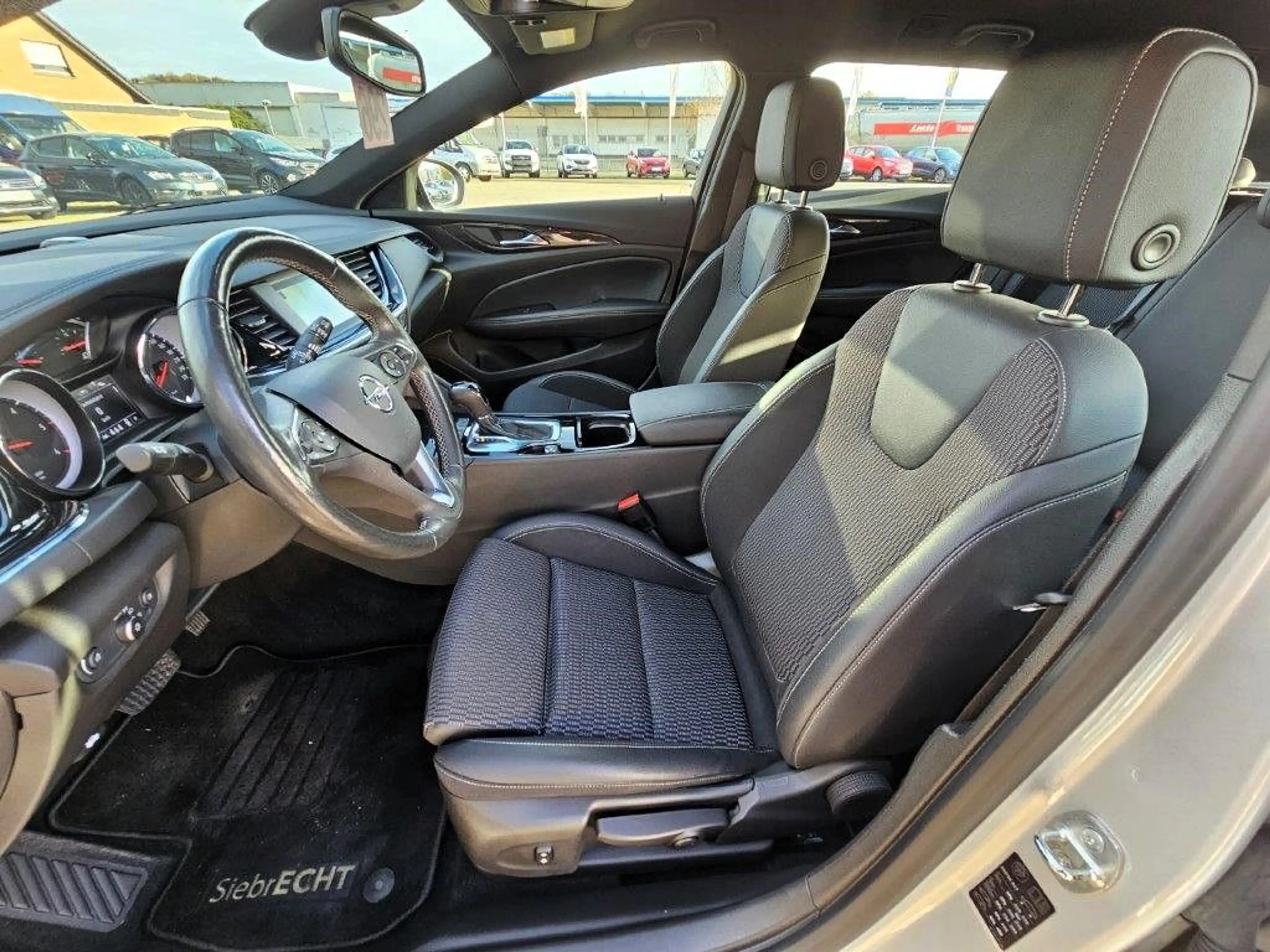 Opel Insignia Sports Tourer 2.0 Diesel Aut. Elegance — photo 14