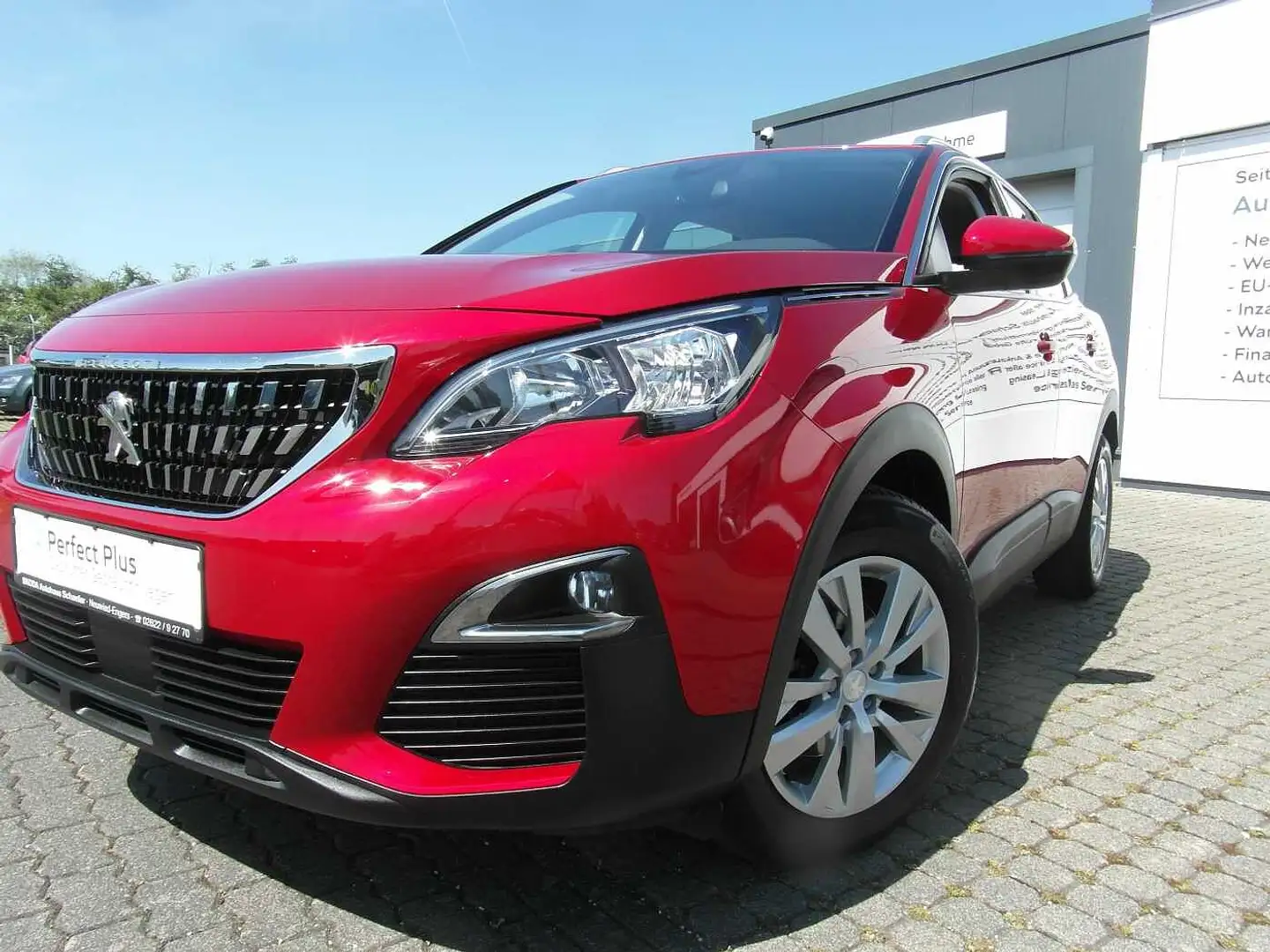 Peugeot 3008 PureTech 130 Allure, M+S, Bluetooth Rot - 2