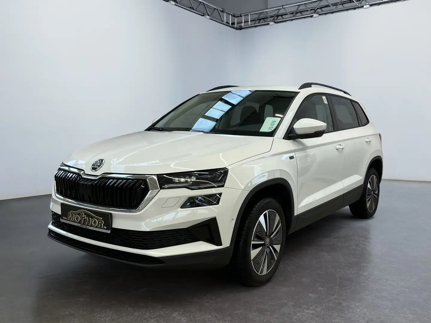Skoda Karoq Selection 1.5TSI DSG 360-Grad-Kamera NAVI Weiß - 2