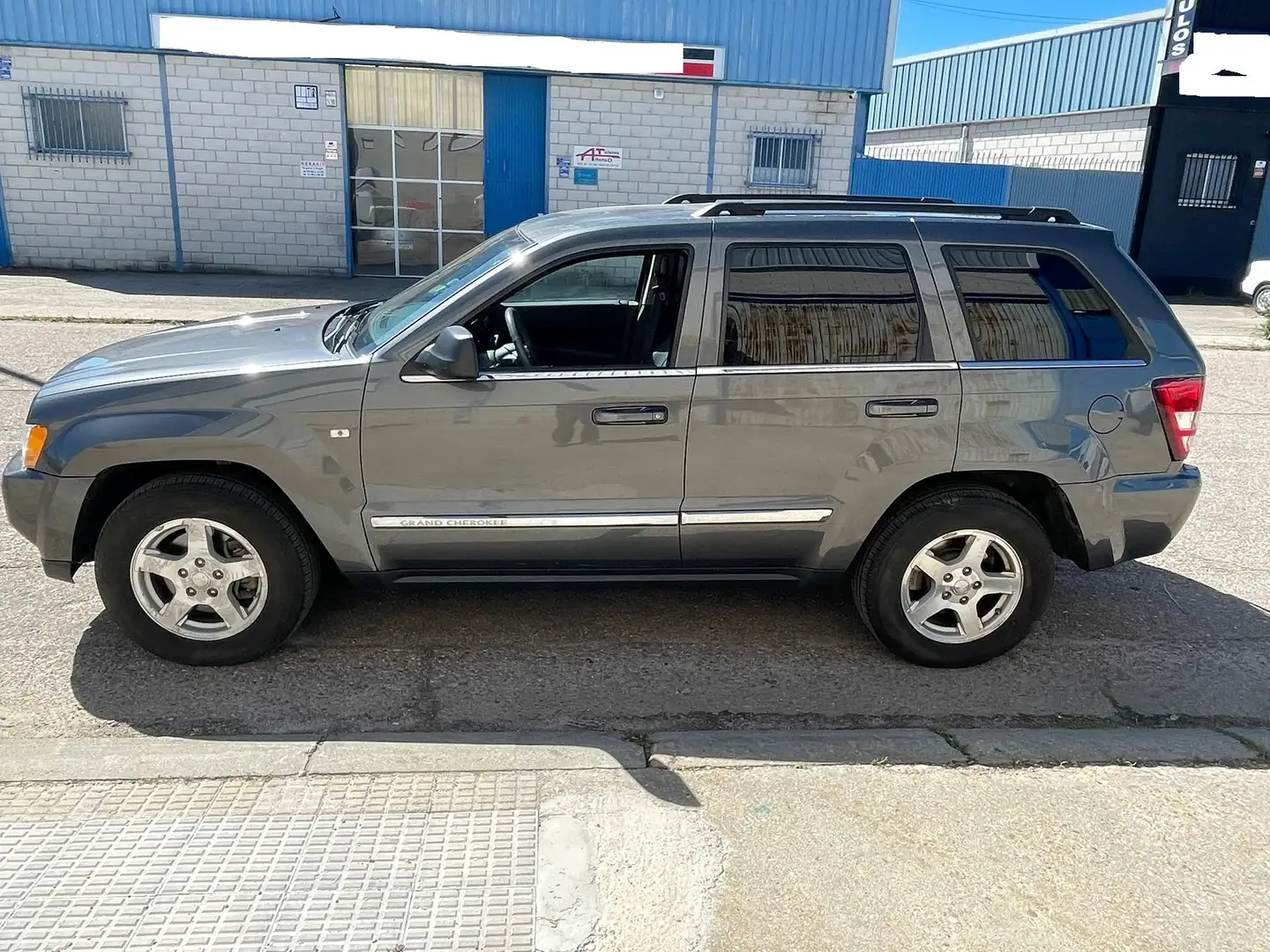 Jeep Grand Cherokee 3.0CRD V6 Limited Aut. Szary - 2