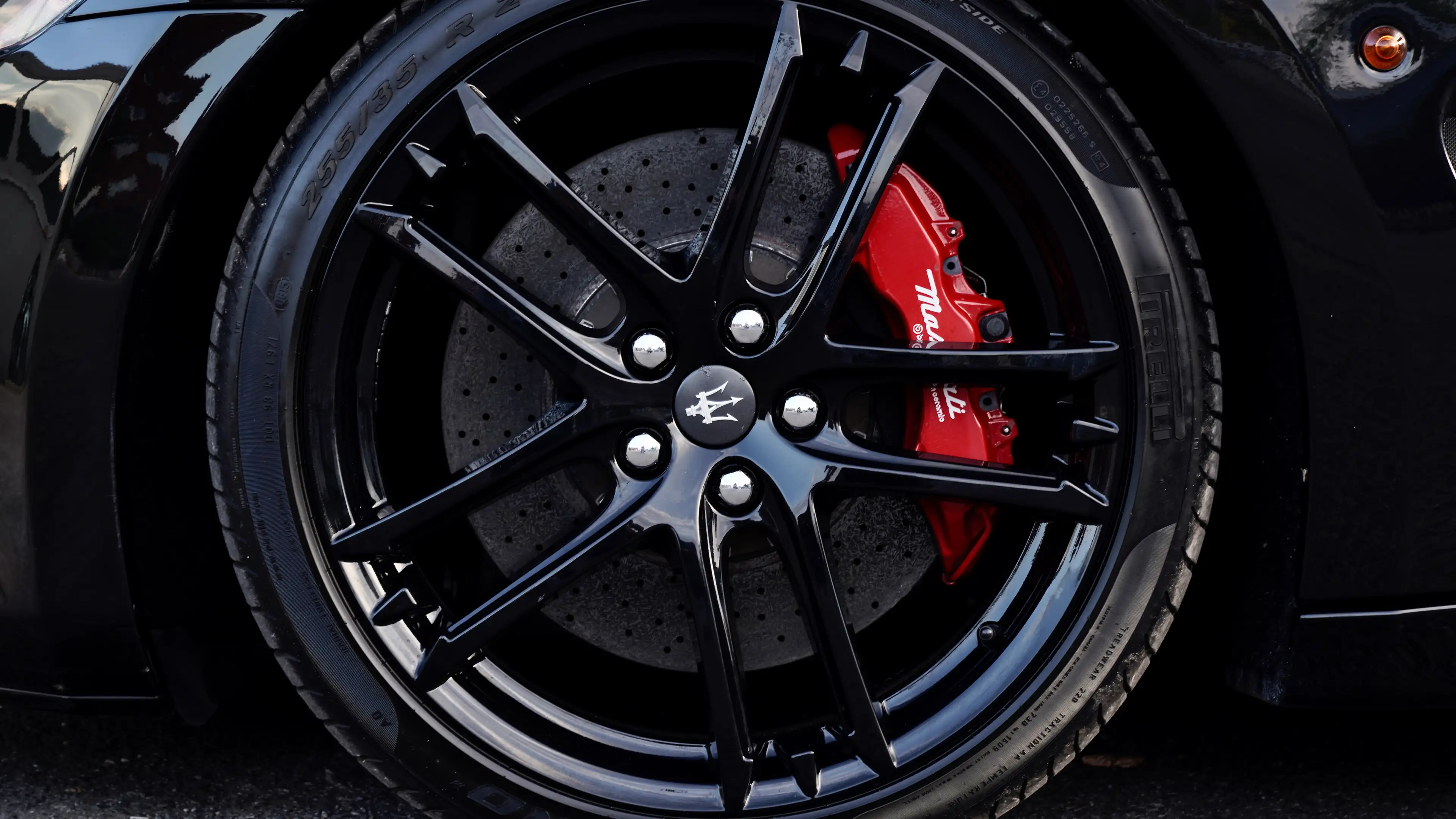 Maserati GranTurismo MC Stradale 4.7i V8 *MC-SHIFT F1/CARBON/CERAMIC/XENON* — photo 11