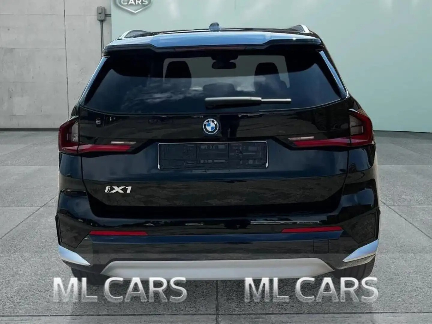 BMW iX1 eDrive20 xLine Noir - 2